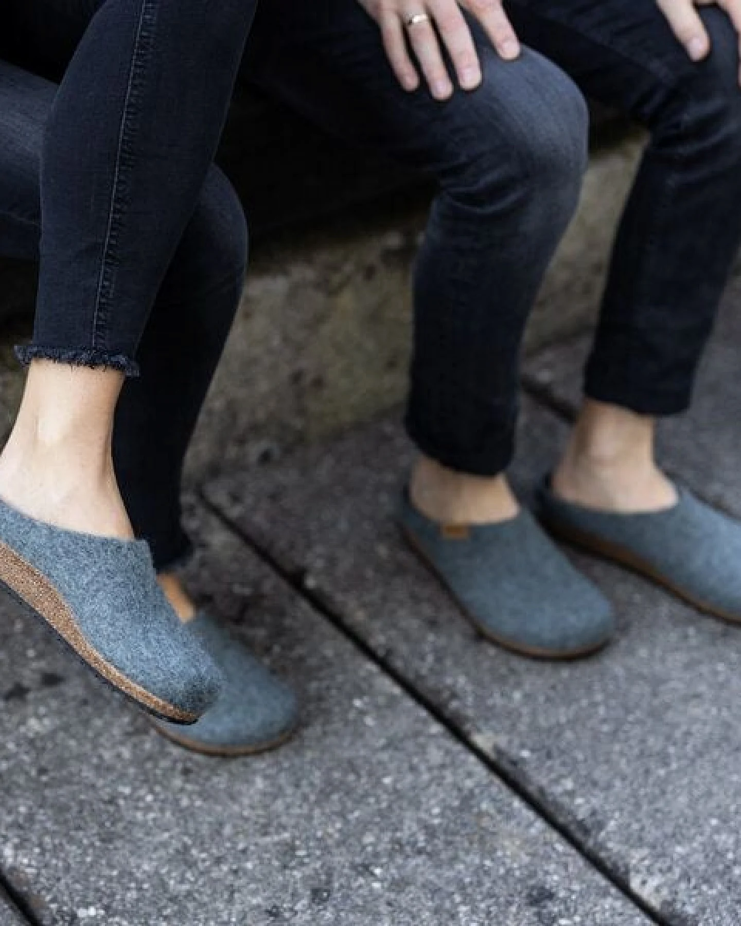 Stegmann Filzpantoffel 208 aus 100% hochwertiger Merino-Wolle - Hausschuhe für Damen & Herren - Pantoffeln mit Komfort-Kork-Sohle – Ansicht 2