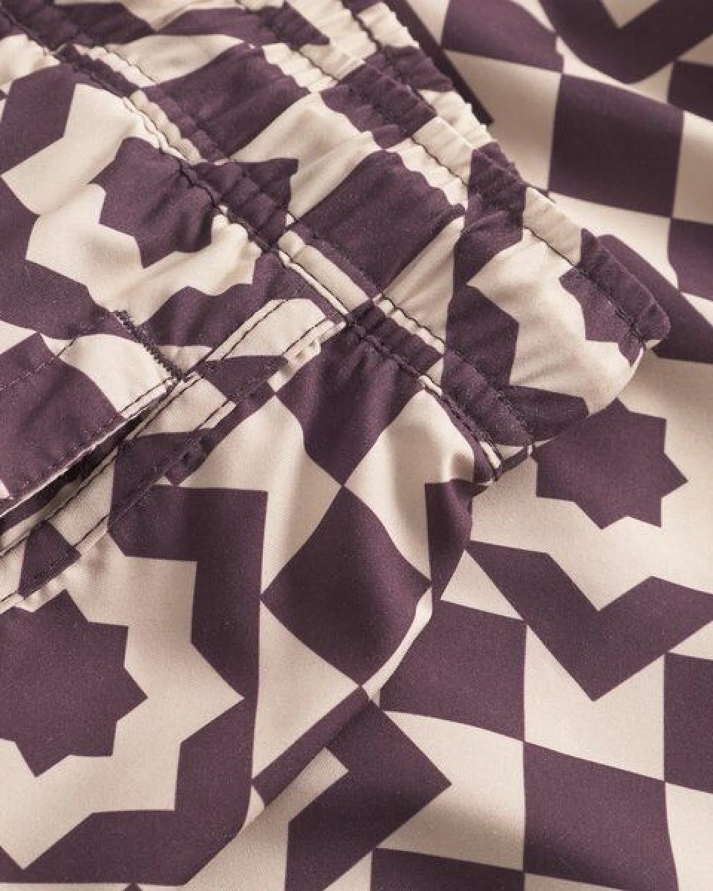 DEDICATED Badehose Mosaic Star - Plum Purple – Ansicht 3