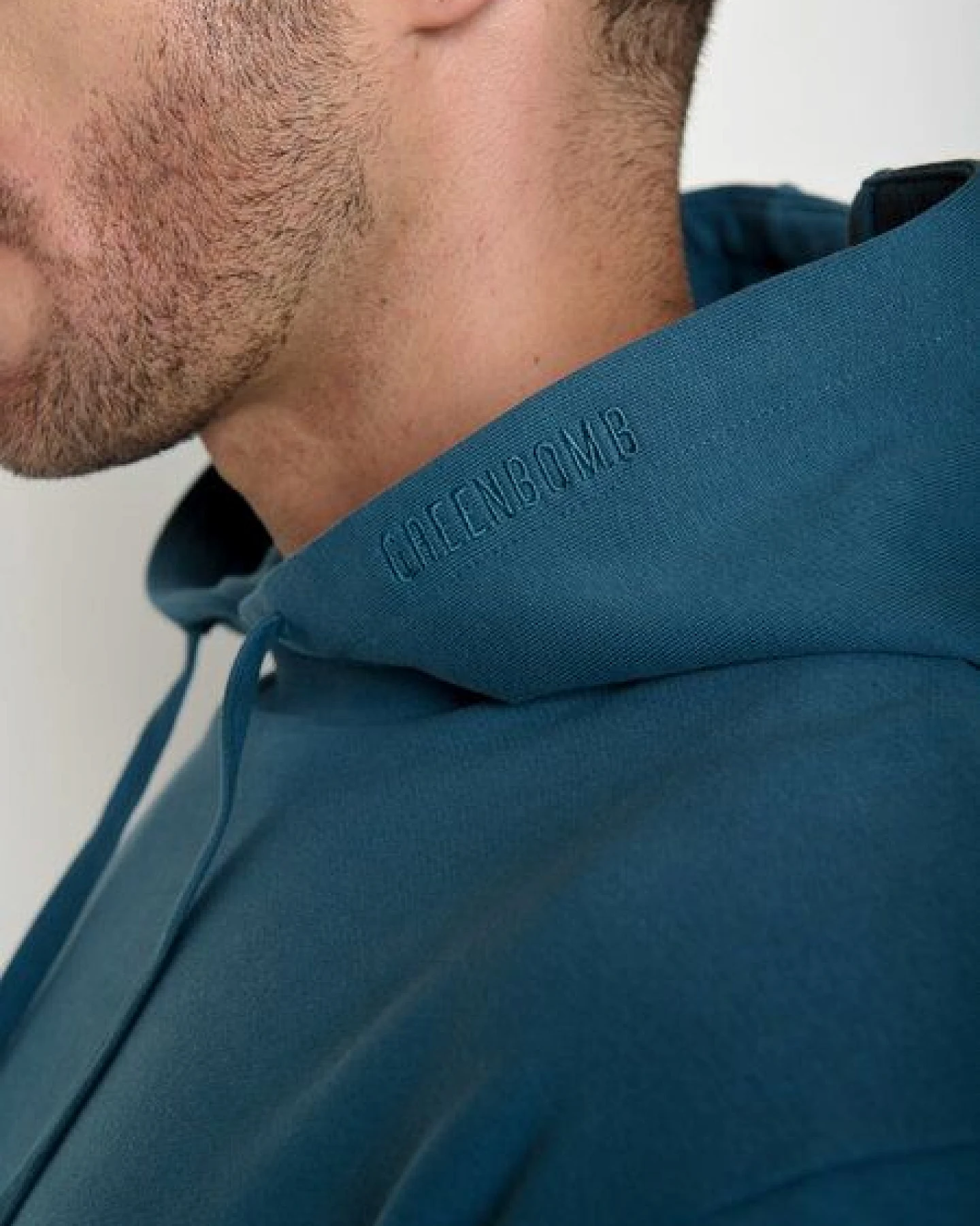 GREENBOMB Basic Joy - Gemütlicher Hoodie aus Bio-Baumwolle / GOTS / Fair & Vegan – Ansicht 4