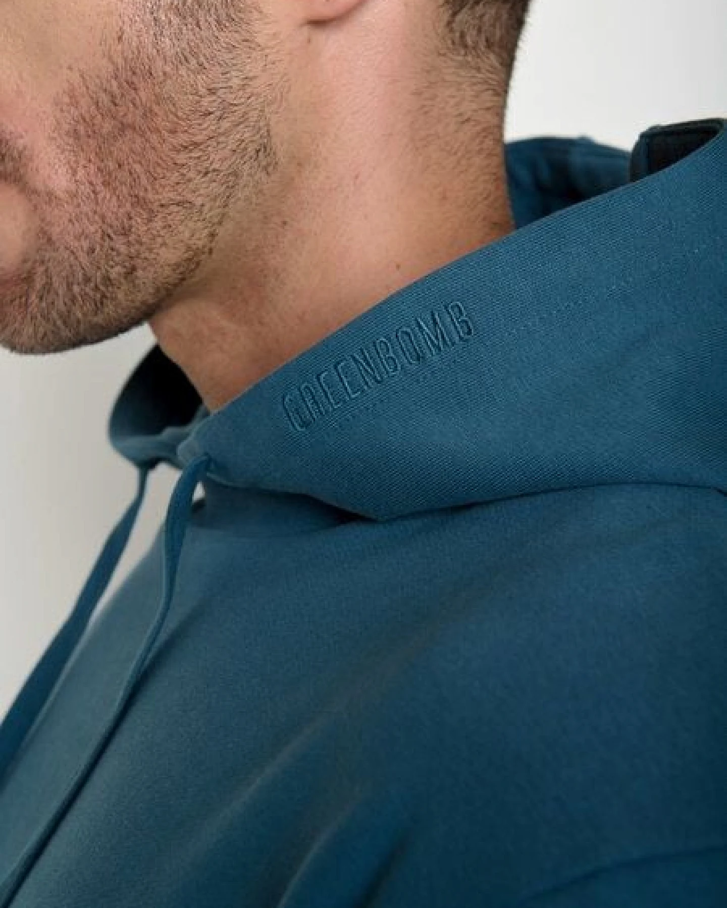 GREENBOMB Basic Joy - Gemütlicher Hoodie aus Bio-Baumwolle / GOTS / Fair & Vegan – Ansicht 4