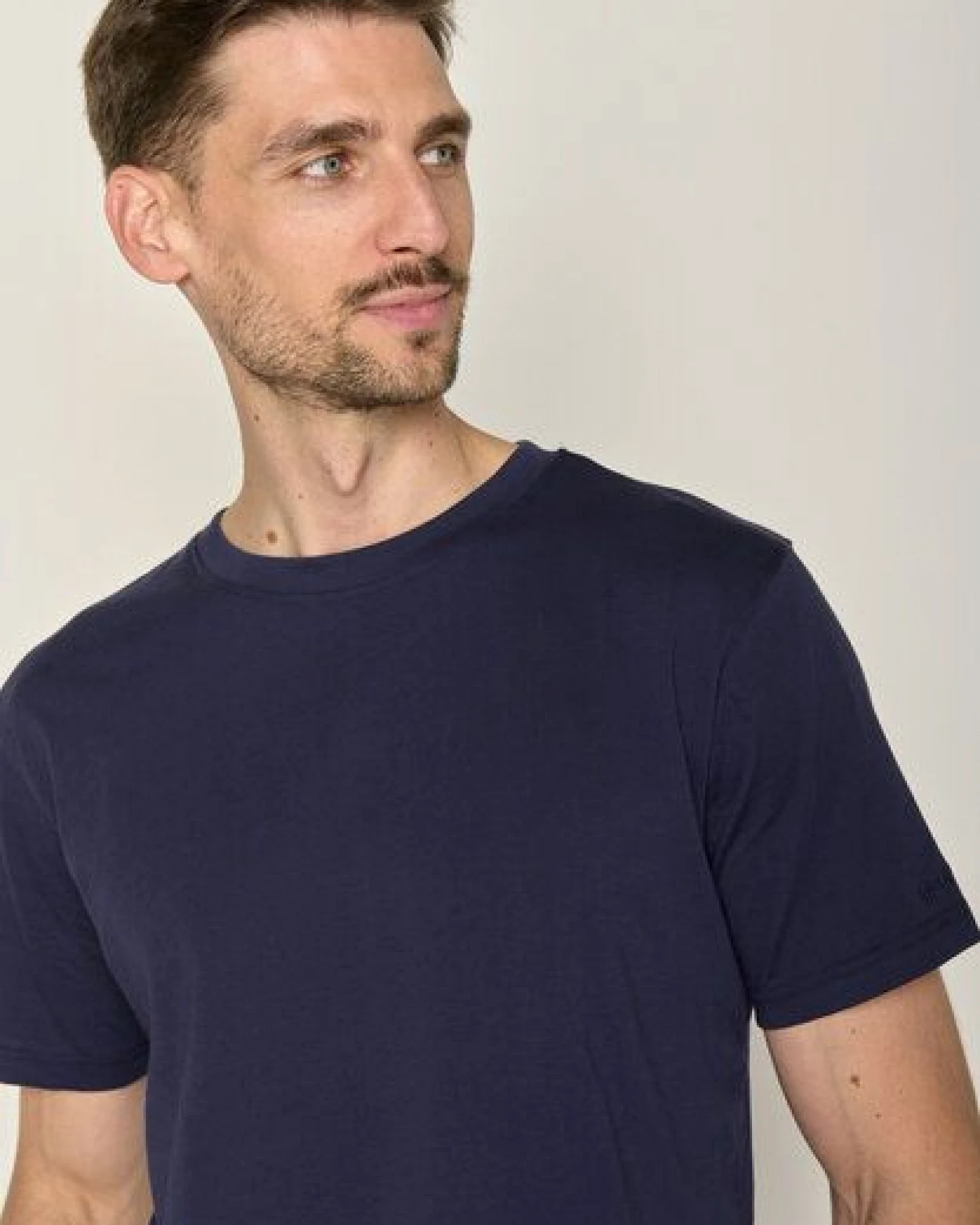 GREENBOMB Basic Fusion - Lässiges Oversize-T-Shirt aus Bio-Baumwolle / GOTS / Fair & Vegan – Ansicht 2