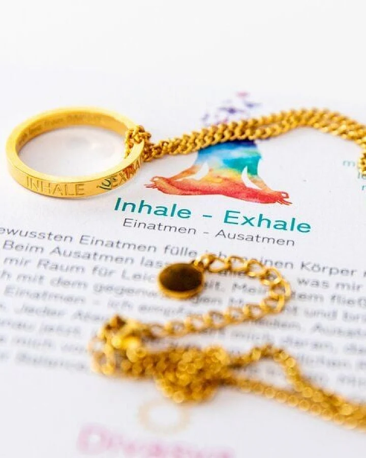 Divasya Spirituelle Kette mit Ring, vergoldet – Inhale - Exhale