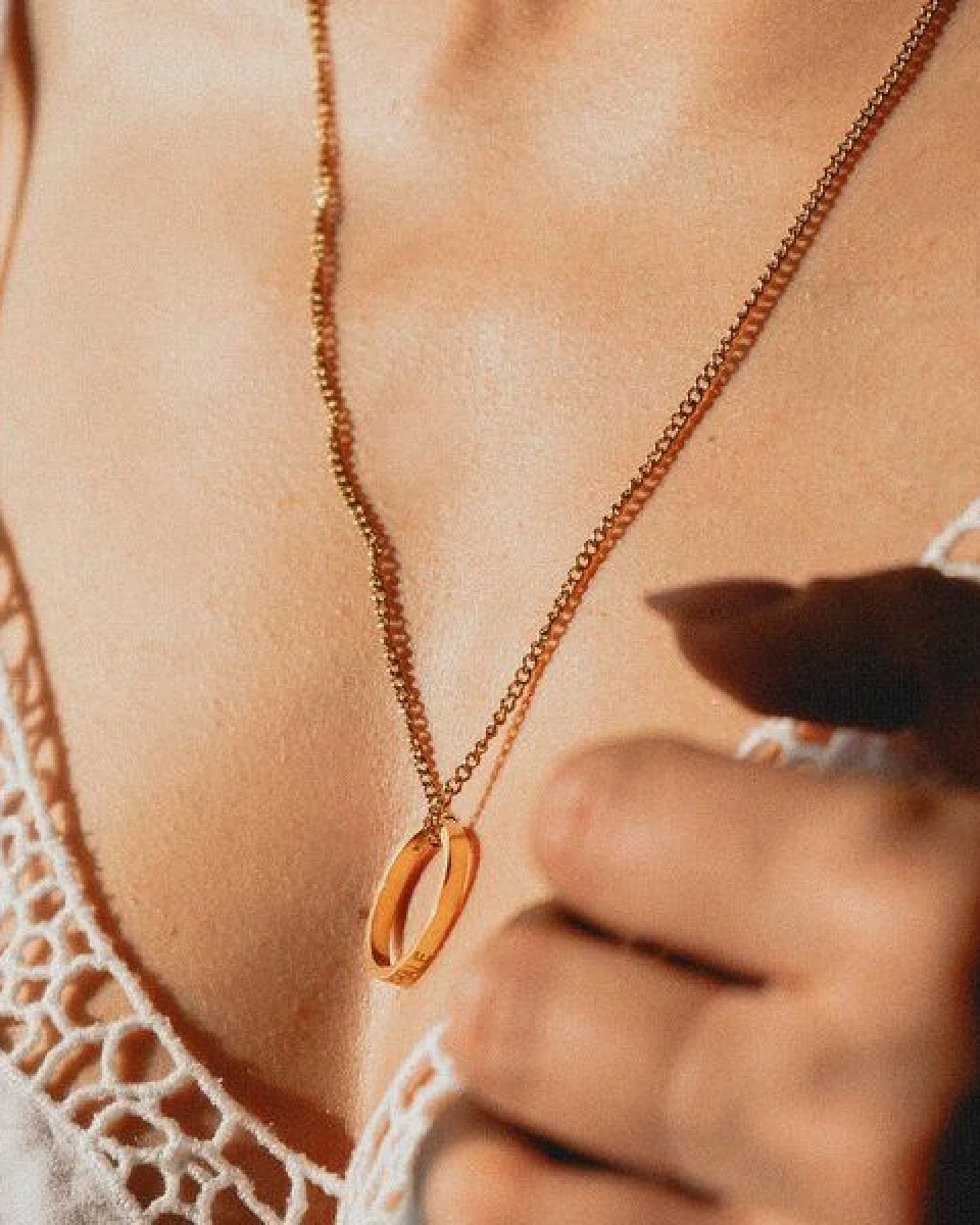 Divasya Spirituelle Kette mit Ring, vergoldet – Inhale - Exhale – Ansicht 2