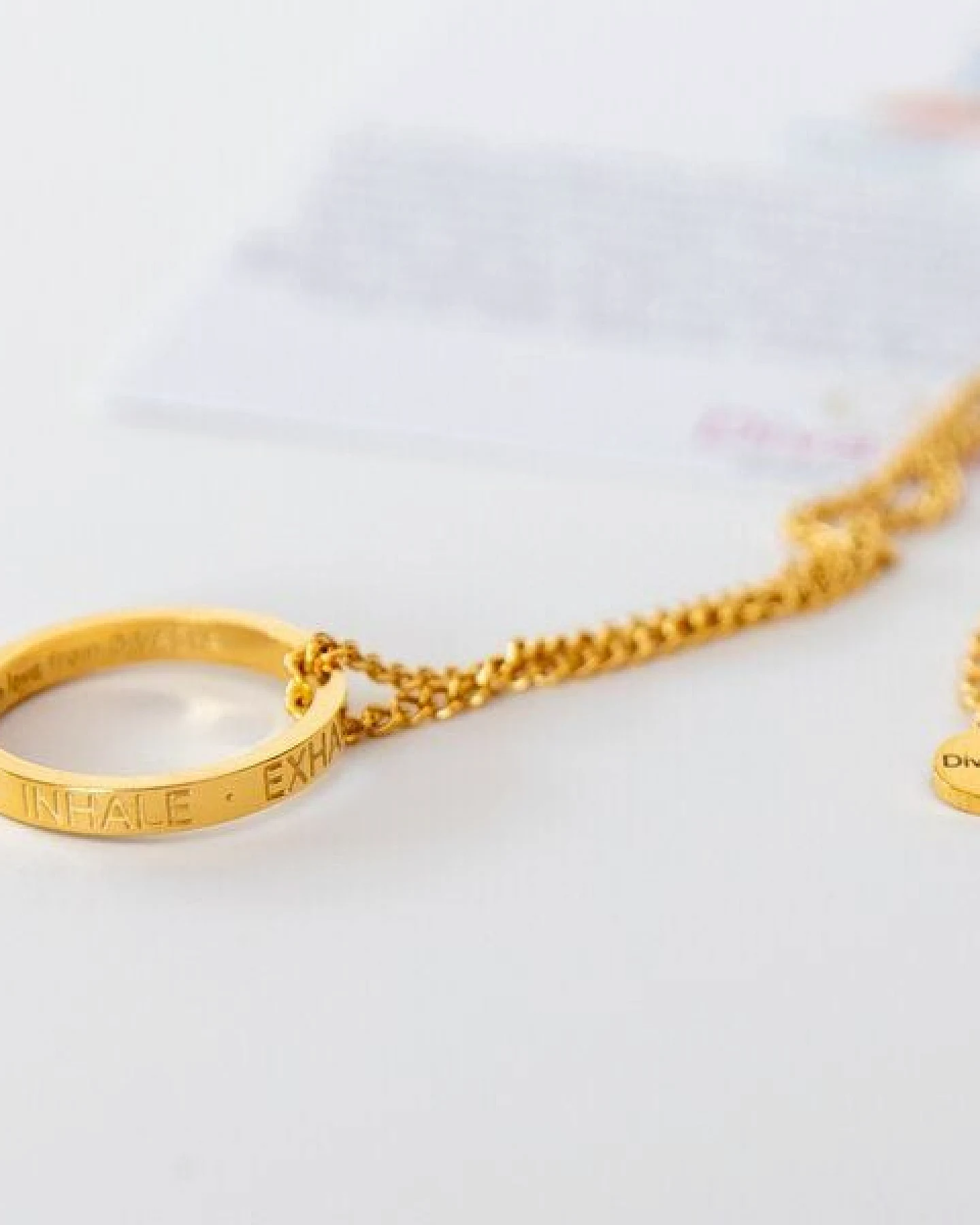 Divasya Spirituelle Kette mit Ring, vergoldet – Inhale - Exhale – Ansicht 3