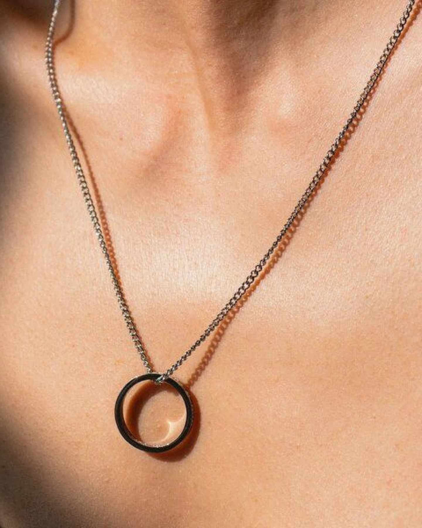 Divasya Silberne Kette mit Ring – Ansicht 2