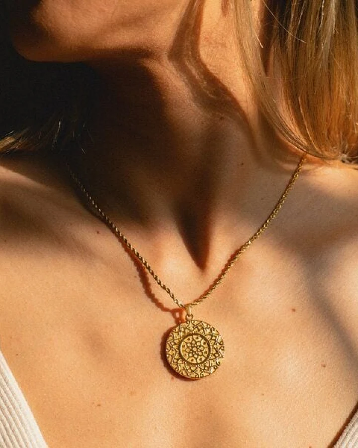 Divasya Halskette mit Mandala Anhänger