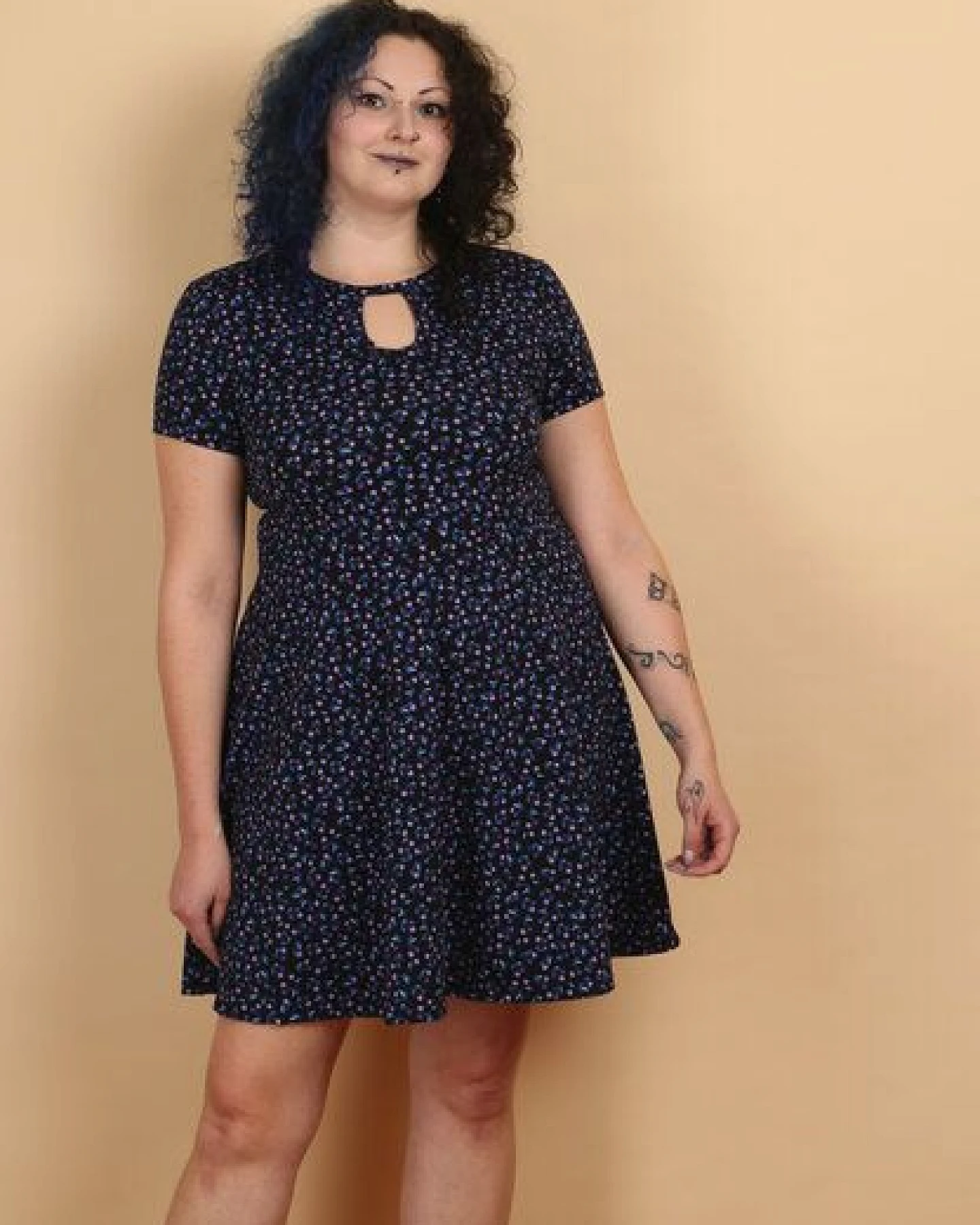 Die rote Zora Keyhole Kleid Cherry Pop – Ansicht 3