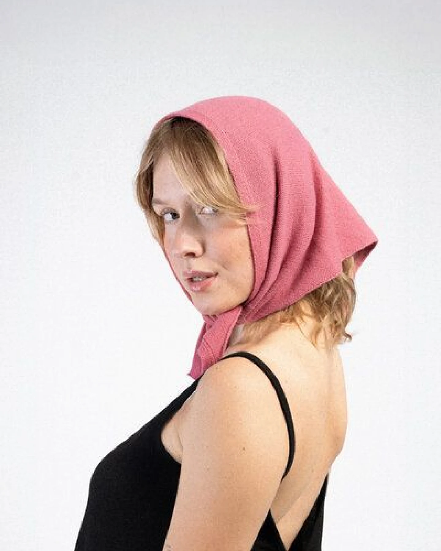 Kopyto BIRUANG Bandana Halstuch 100% Merinowolle RWS-Zertifiziert Ökologisch Unifarben – Ansicht 4