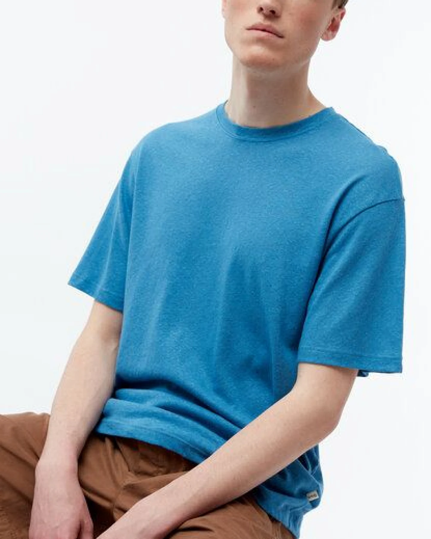 Givn Berlin Leinen T-Shirt Modell: Lasse – Ansicht 4