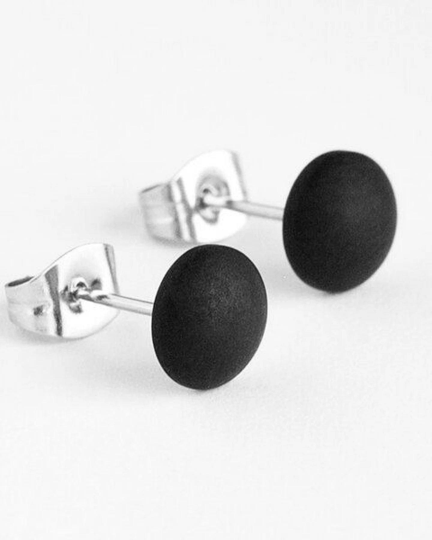 ALEXASCHA Minimalistische Ohrstecker – Ansicht 2