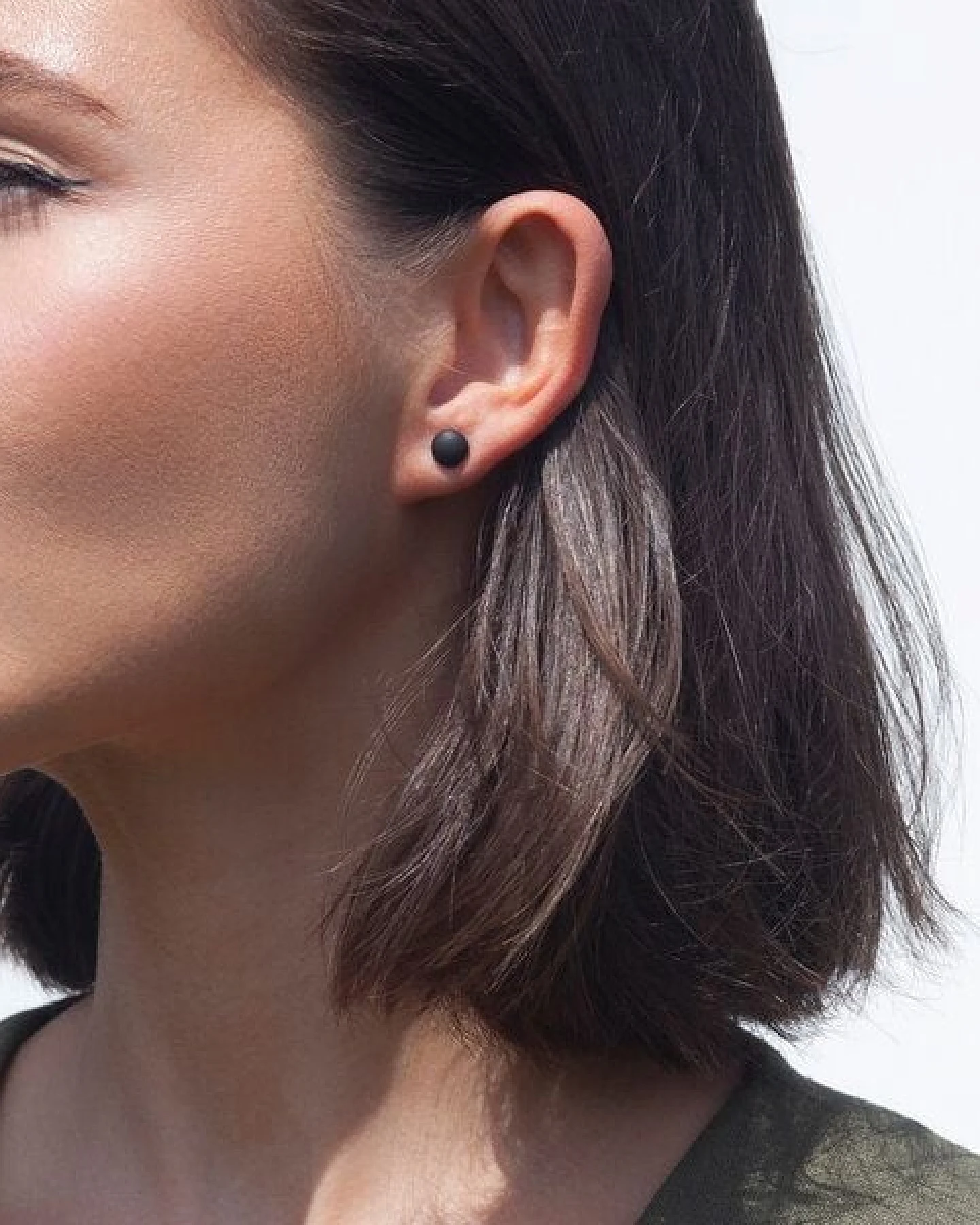 ALEXASCHA Minimalistische Ohrstecker – Ansicht 3
