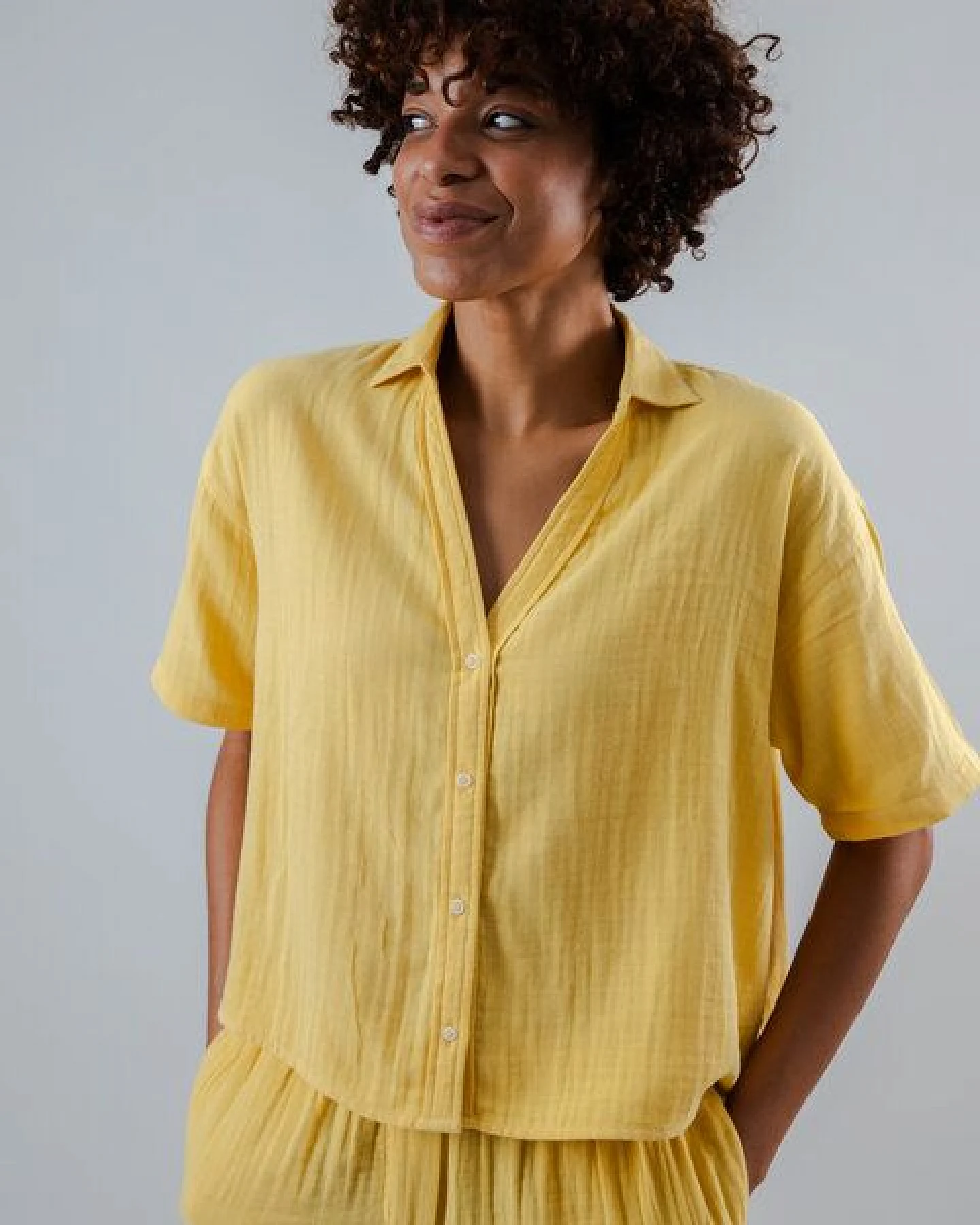 Brava Fabrics Kurzarm-Bluse Bubble Cropped Blouse – Ansicht 2