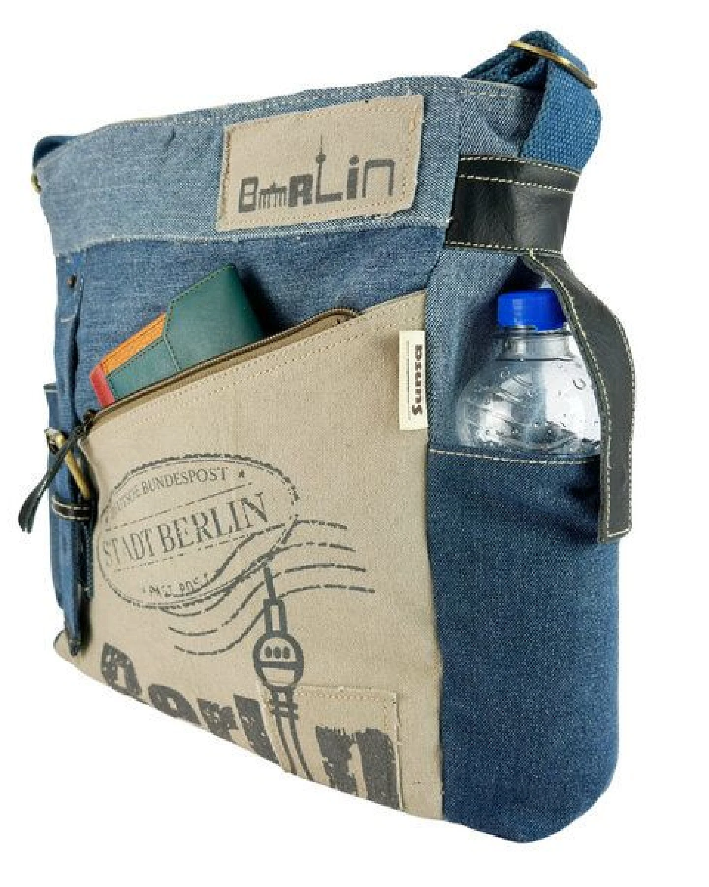 Sunsa Umhängetasche. Crossover Tasche aus recycelte Jeans Canvas & Leder. Große Schultertasche mit Berlin Design – Ansicht 3