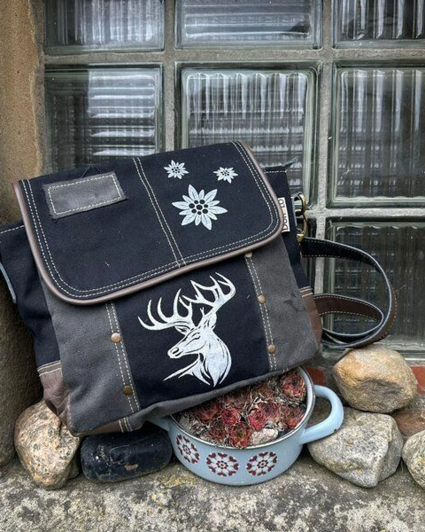Domelo Messenger Tasche aus Canvas und Leder. Crossover mit Hirsch Motiv – Ansicht 2
