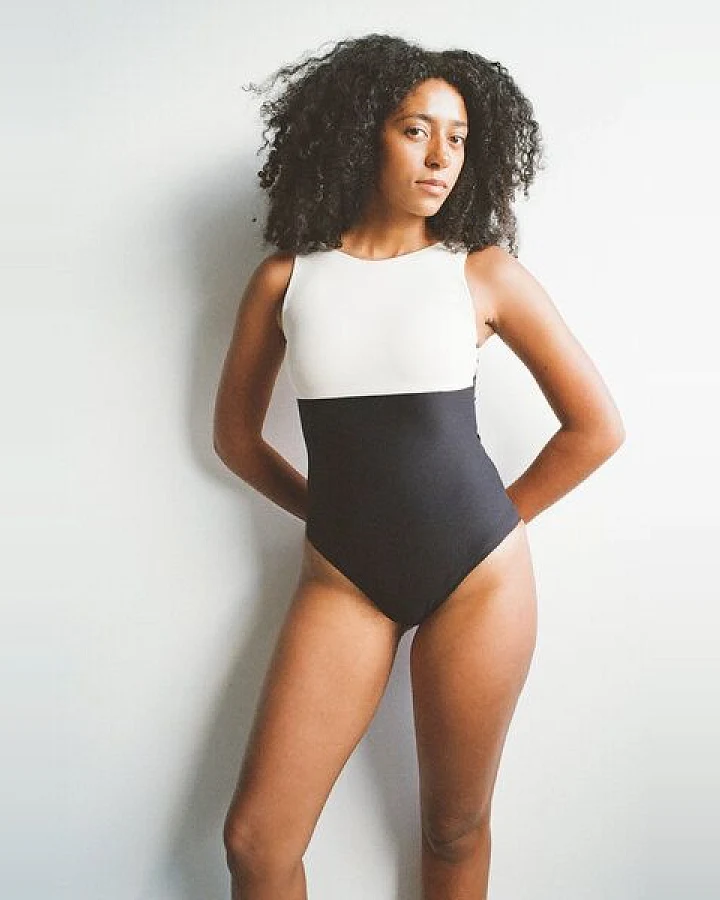RENDL Swimsuit No.18 - zweifarbiger, hochgeschnittener Badeanzug