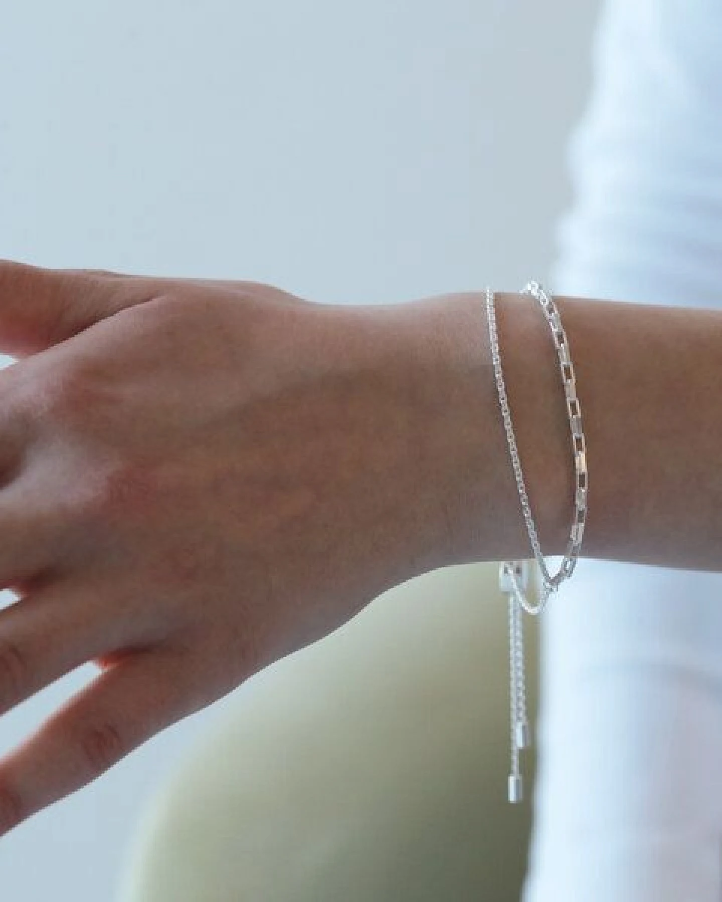 BELLYBIRD Jewellery Armband - Doppelkette mit Pushbutton aus Silber/ Silber vergoldet – Ansicht 3