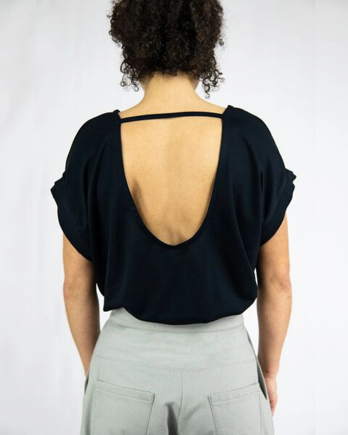 keijn Shirt MARI - Sweatshirt aus Tencel mit Rückenausschnitt – Ansicht 2