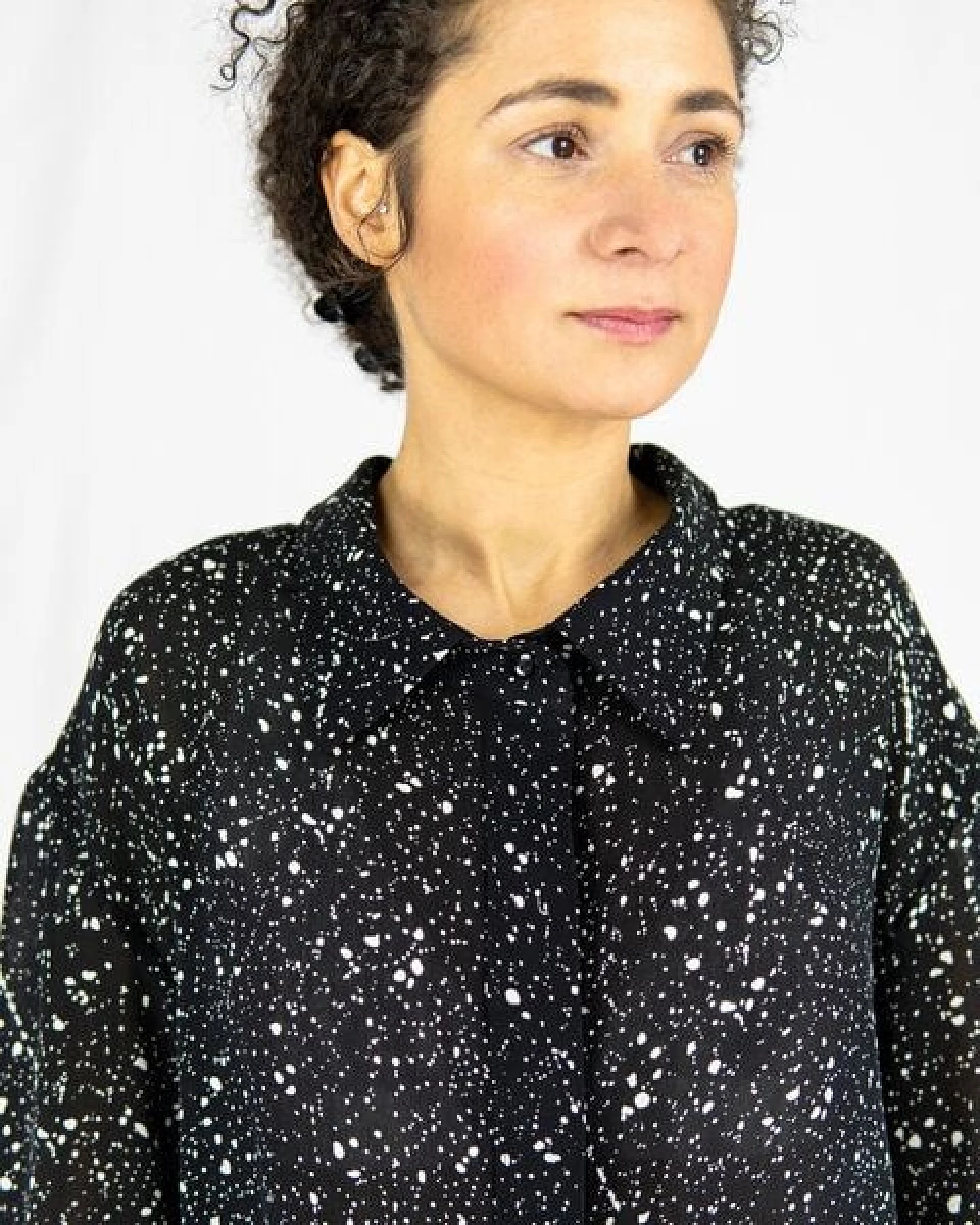 keijn Bluse POLLY – Bluse mit verdeckter Knopfleiste & modernem Kragen – Ansicht 3