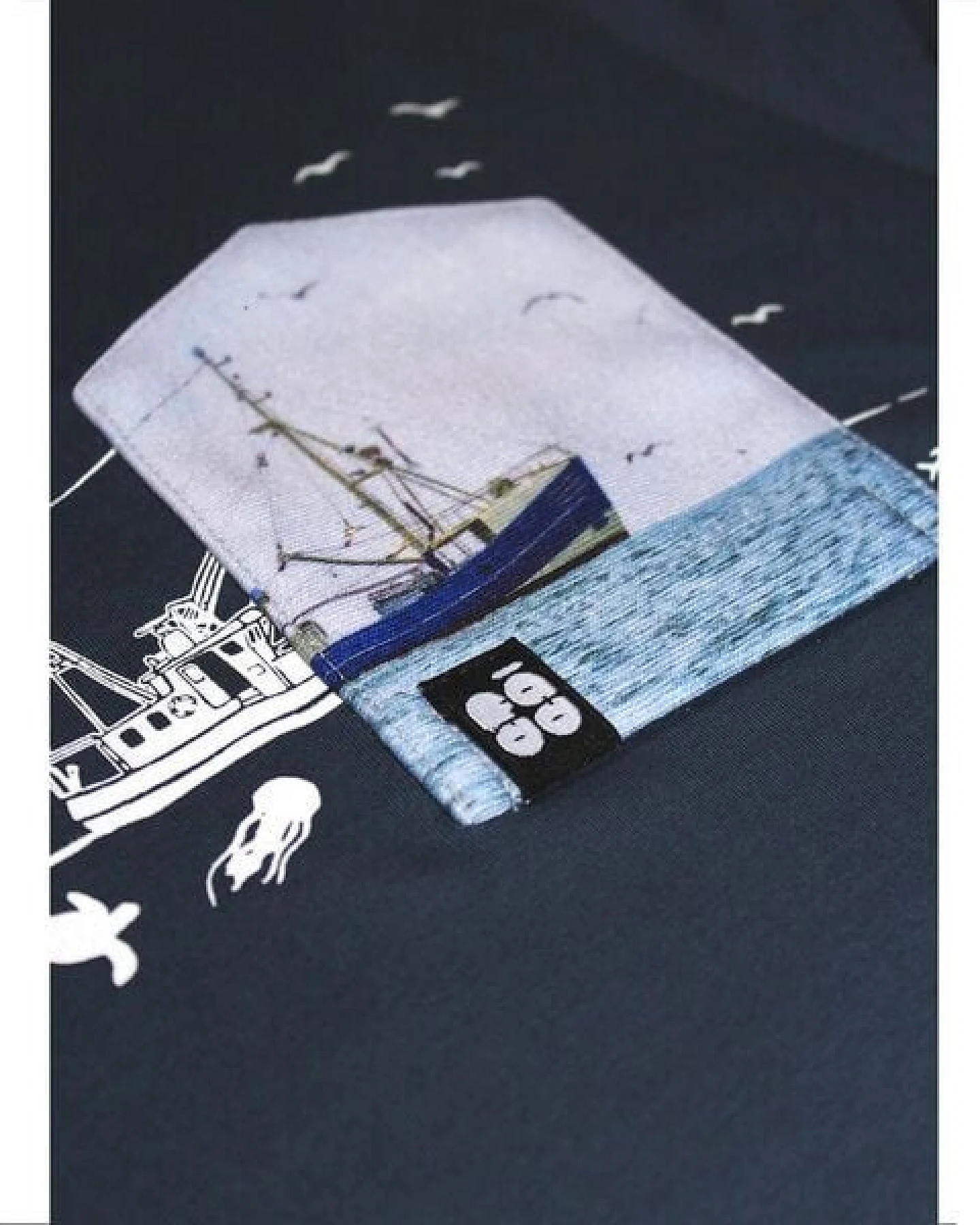 FÄDD Damen T-Shirt Rundhals aus Bio-Baumwolle "Fischernteboot BT" Blau – Ansicht 3