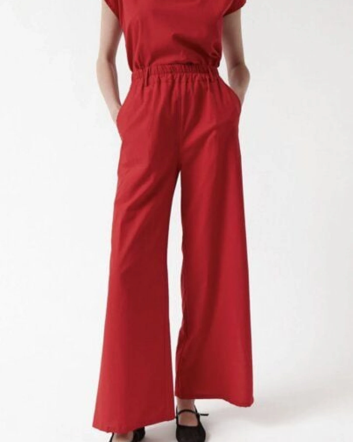 amt.studio Rote Hose "Ritmic" – Ansicht 4