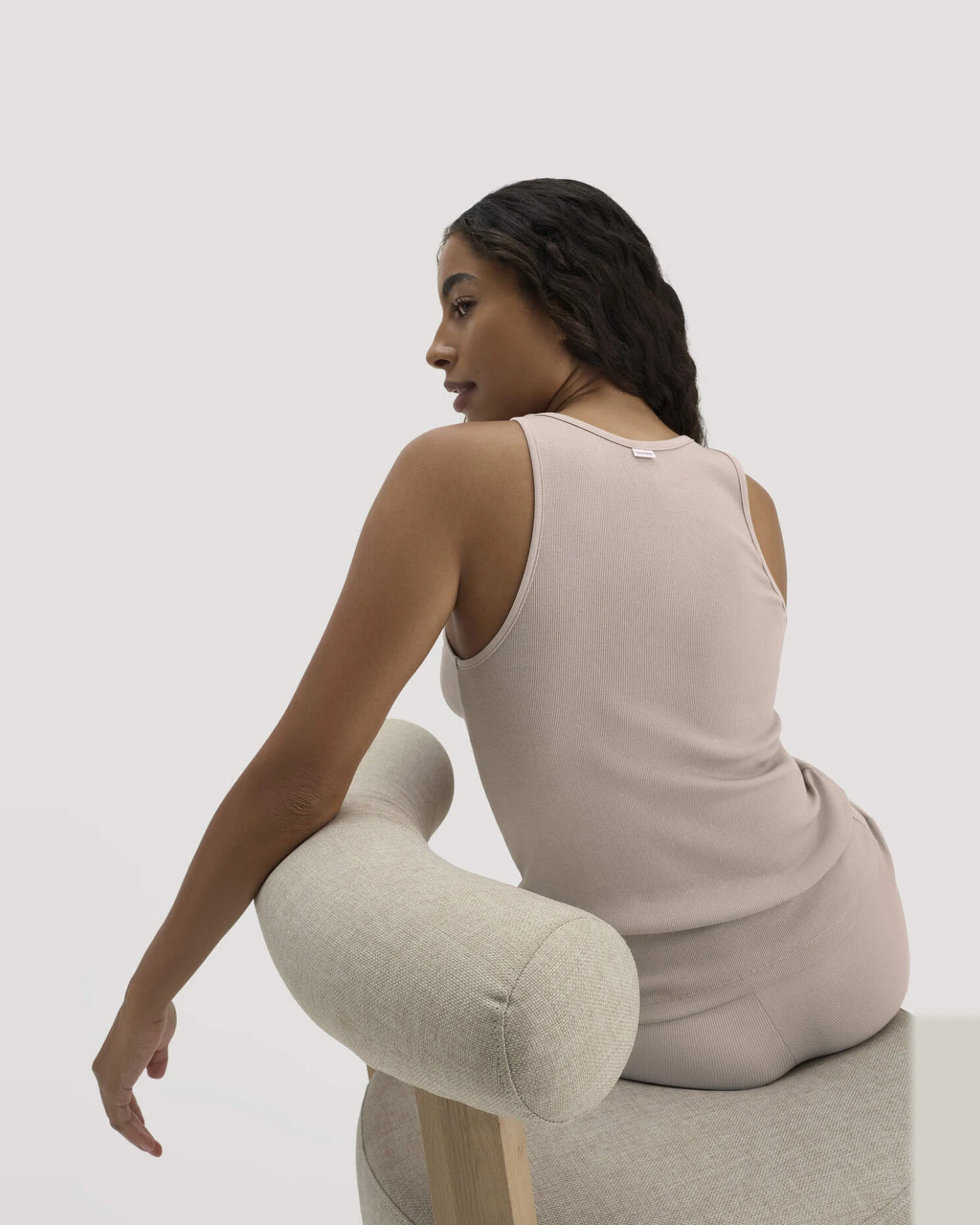 hessnatur Damen High-Neck Ribtop SOFT RIB aus Bio-Baumwolle - beige - Größe 48 – Ansicht 2