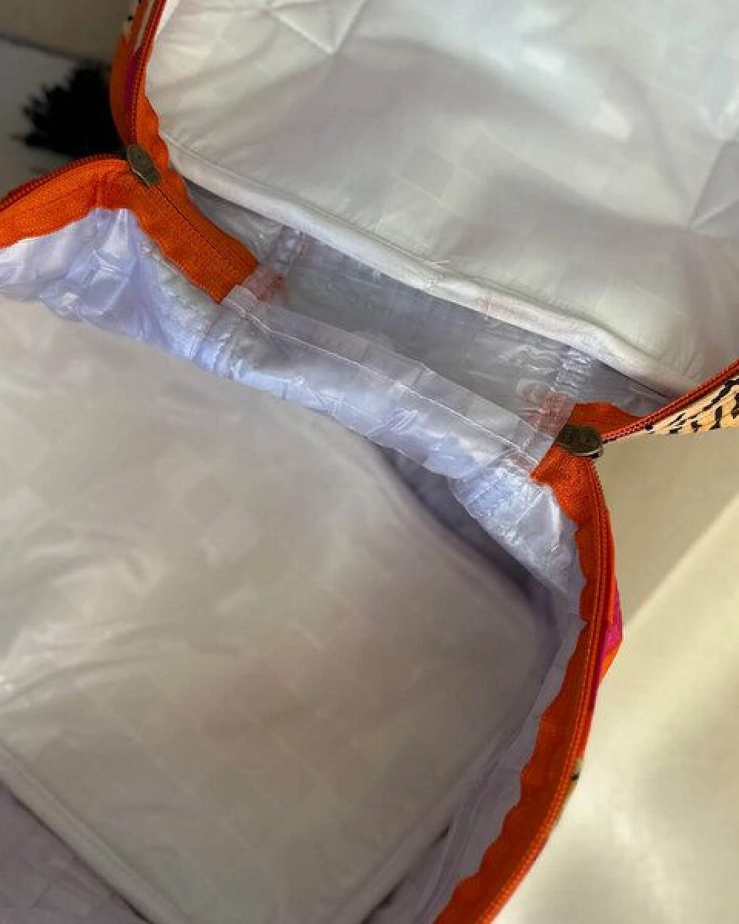 KIKOONI handgefertigte Kosmetiktasche "BIG BEAUTY" – Ansicht 2