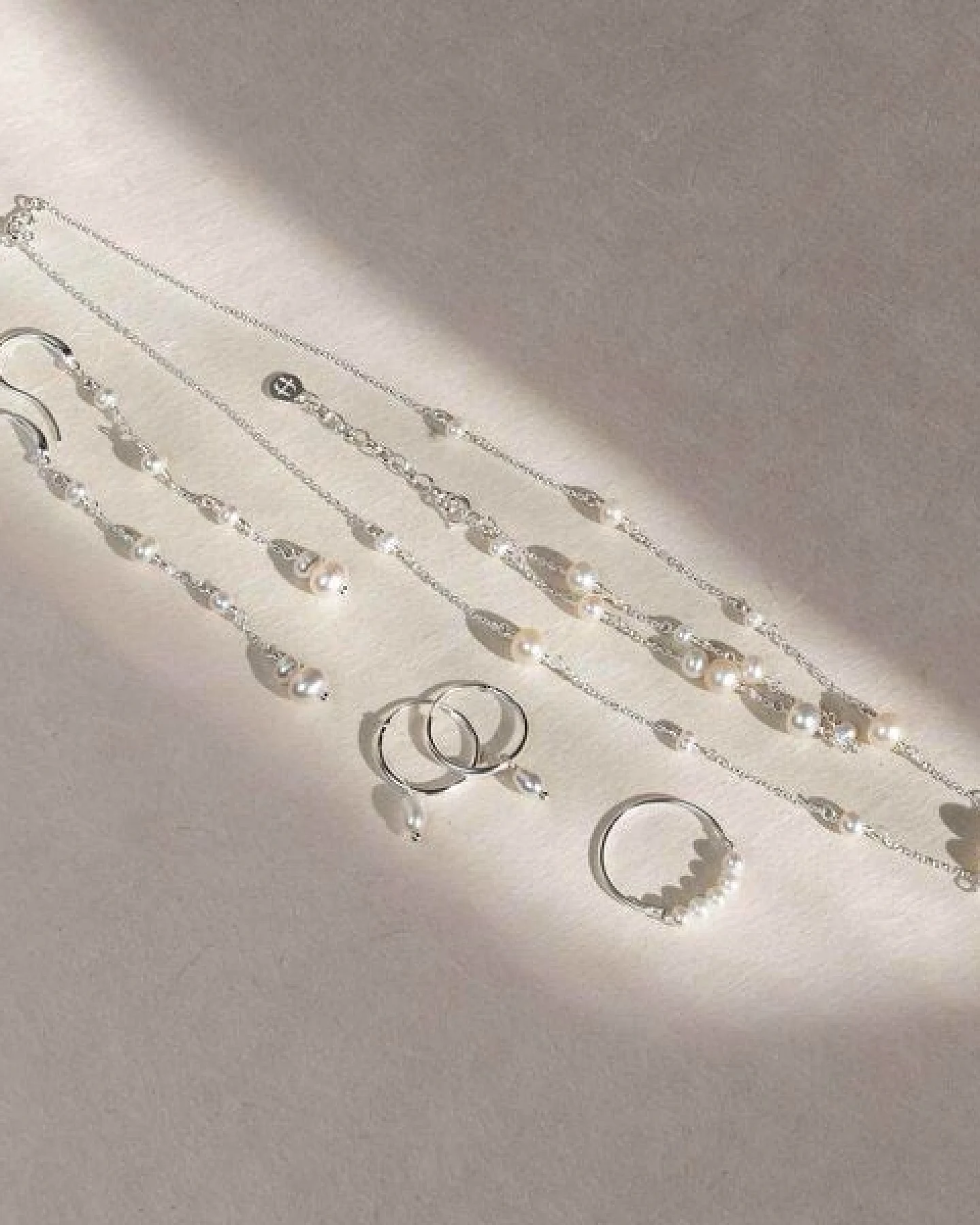 fejn jewelry Kette 'station pearl' mit Süßwasserperlen – Ansicht 4