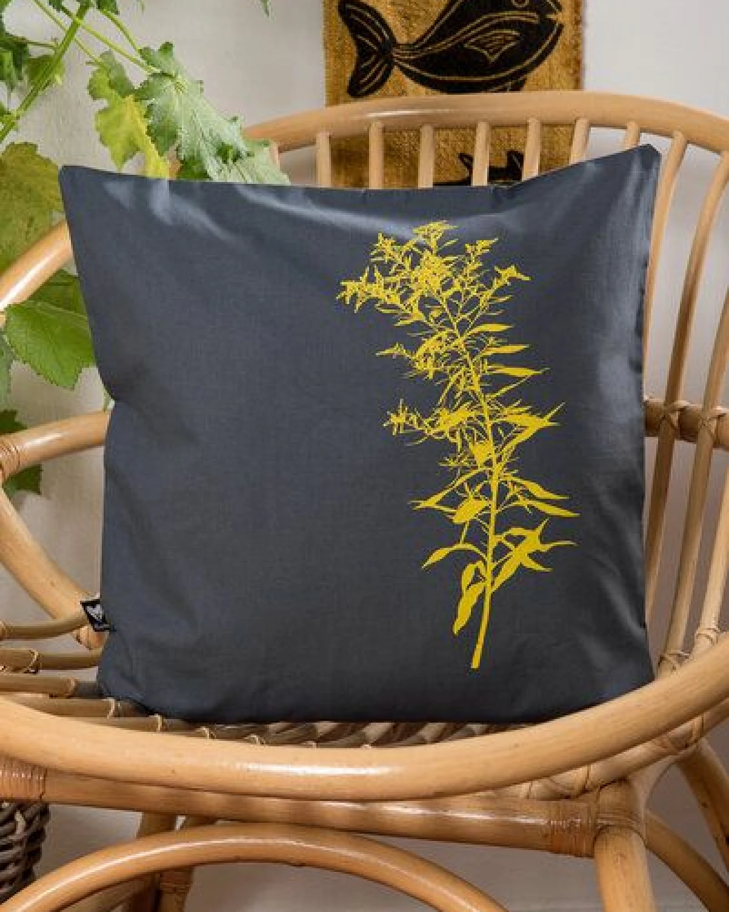 Hirschkind Handbedruckter Kissenbezug 'Goldraute' dunkelgrau, 40*40cm – Ansicht 2
