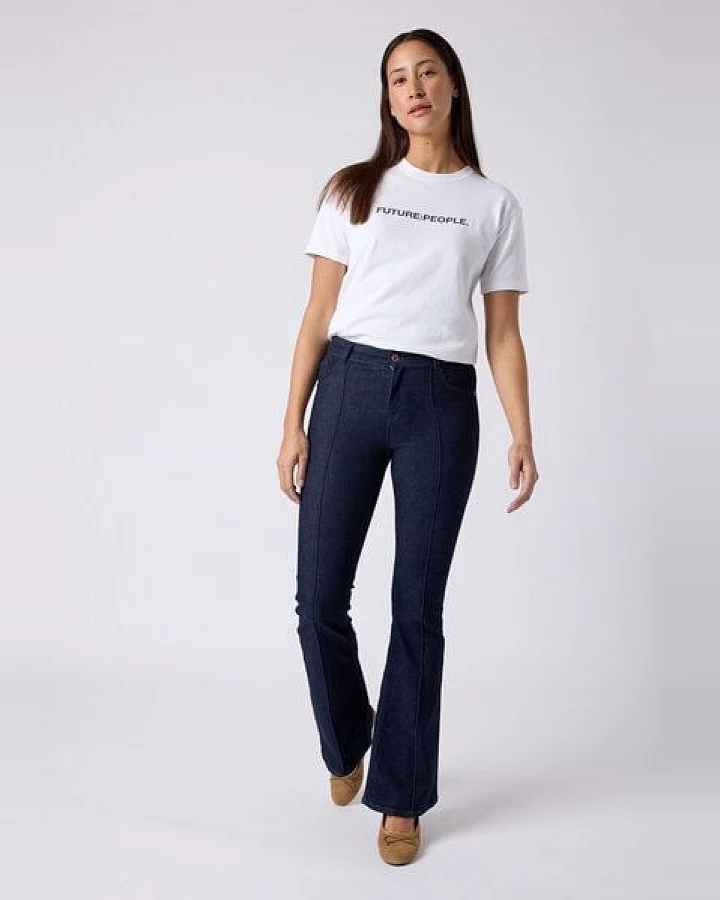 FUTURE:PEOPLE. 01:07 BOOTCUT PIPING - MID WAIST- Damen Jeans aus weichem Stretch-Denim aus Bio-Baumwoll-Mix (30107 0 1008 )