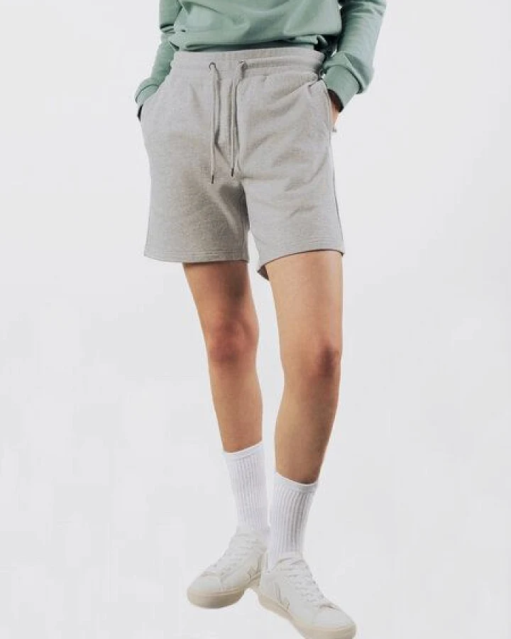 Honest Basics Sweat Shorts aus Bio- und recycelter Baumwolle