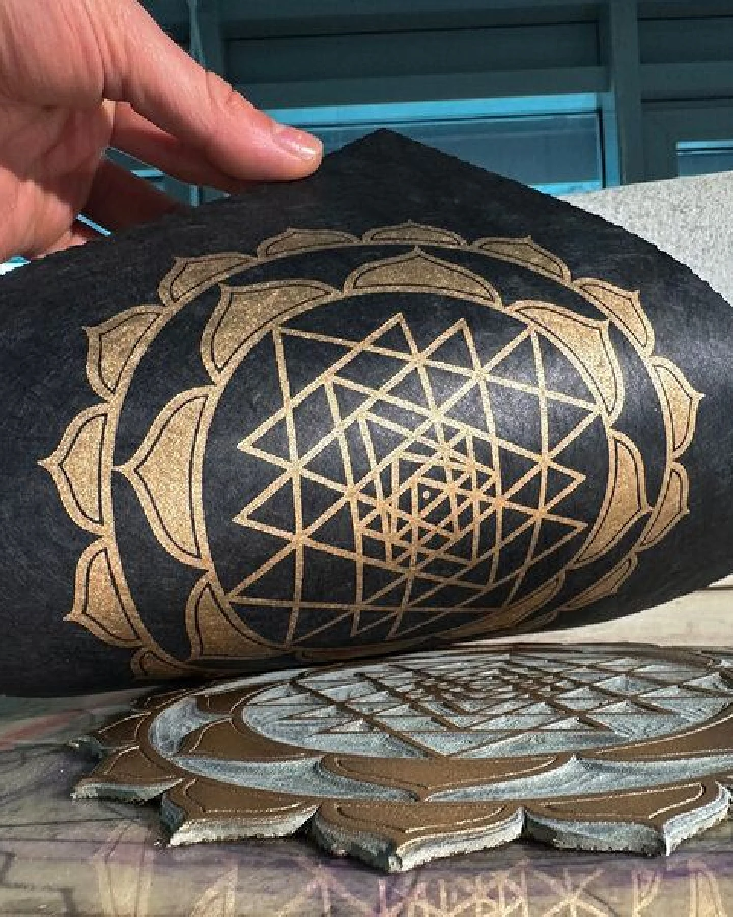 Veskor Cassiopeia SRI YANTRA Lotus Linoldruck – Ansicht 3