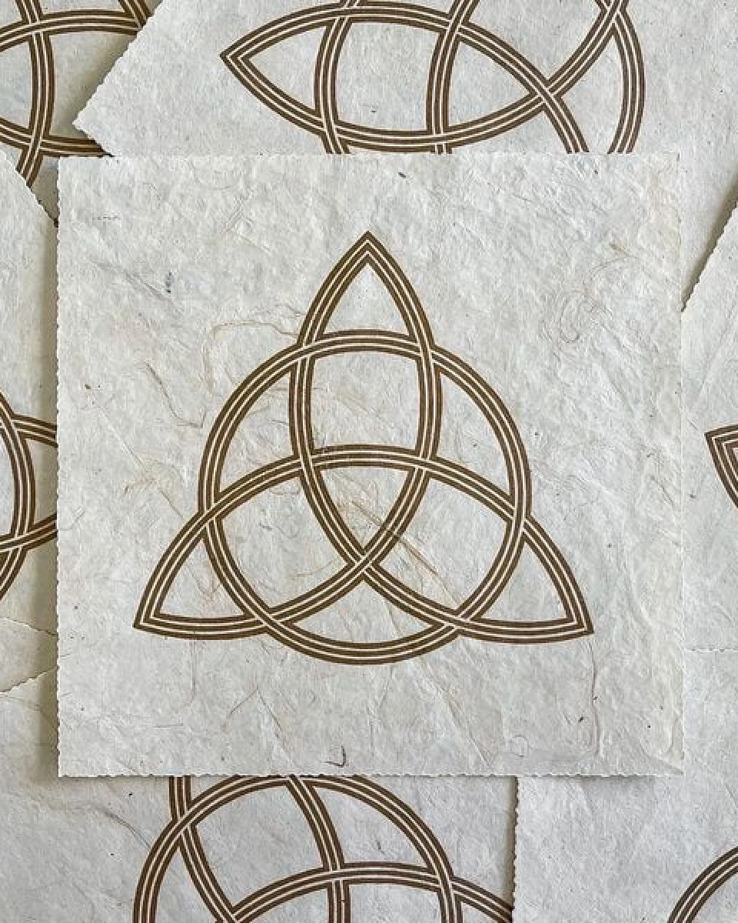 Veskor Cassiopeia TRIQUETRA Heilige Geometrie Linoldruck – Ansicht 3