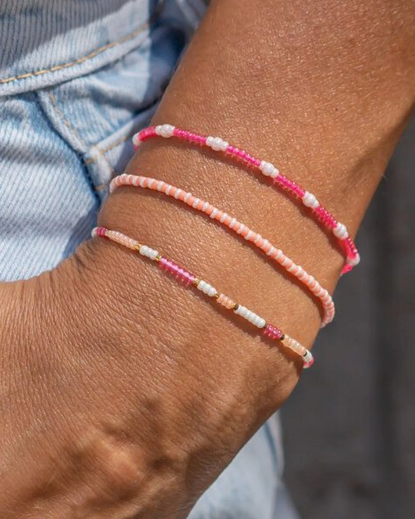 juni Sommer Perlenarmband "Pearl" in neon pink, lila, gelb oder golden – Ansicht 3