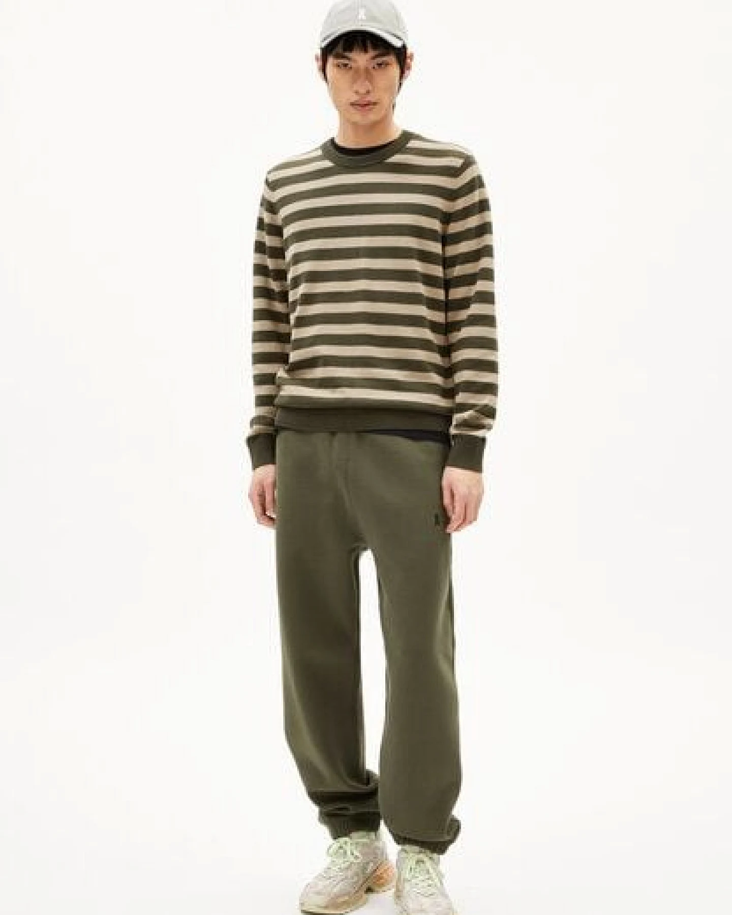 ARMEDANGELS LOUKAA FINE STRIPES Herren Pullover aus Bio-Baumwolle – Ansicht 4