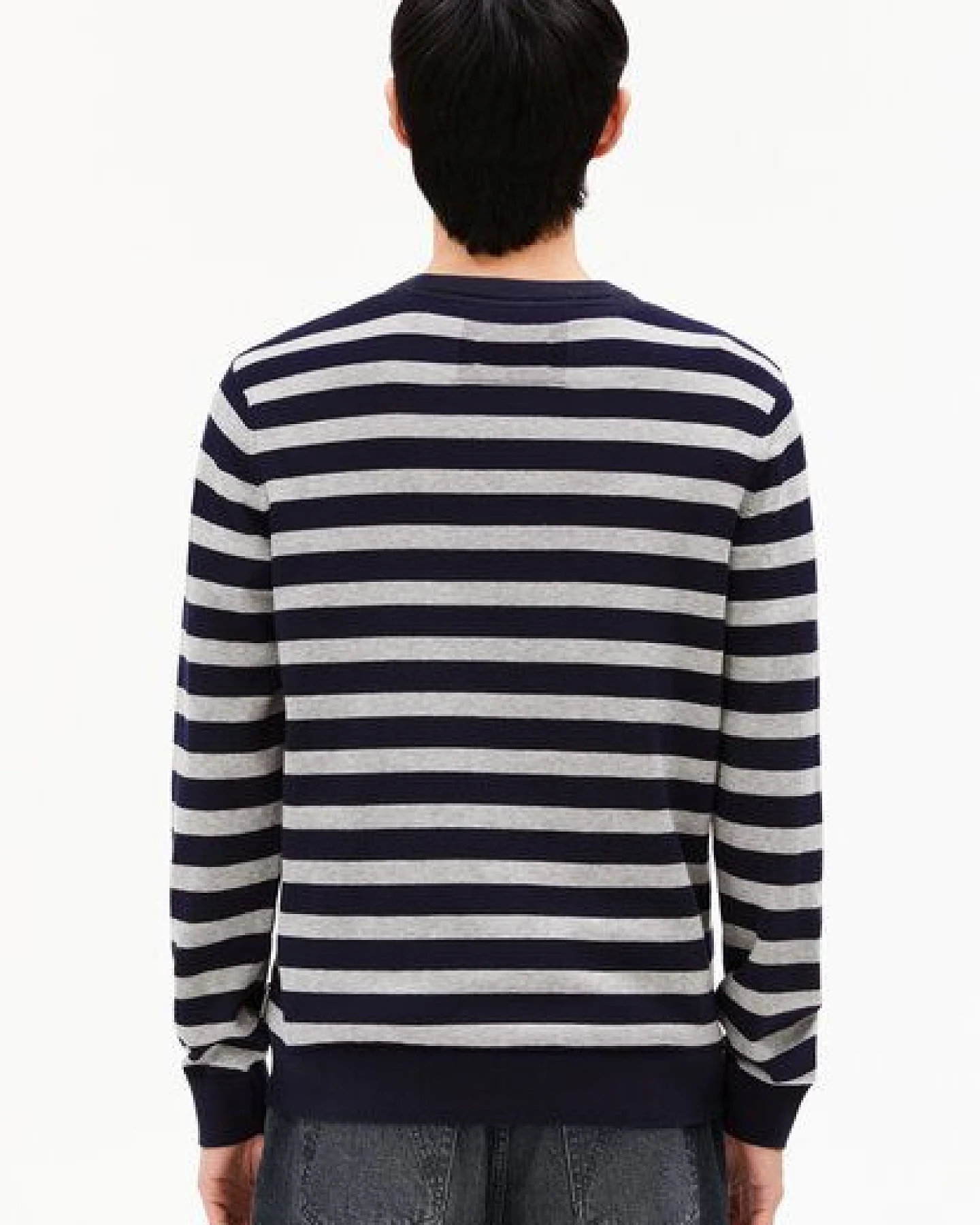ARMEDANGELS LOUKAA FINE STRIPES Herren Pullover aus Bio-Baumwolle – Ansicht 2