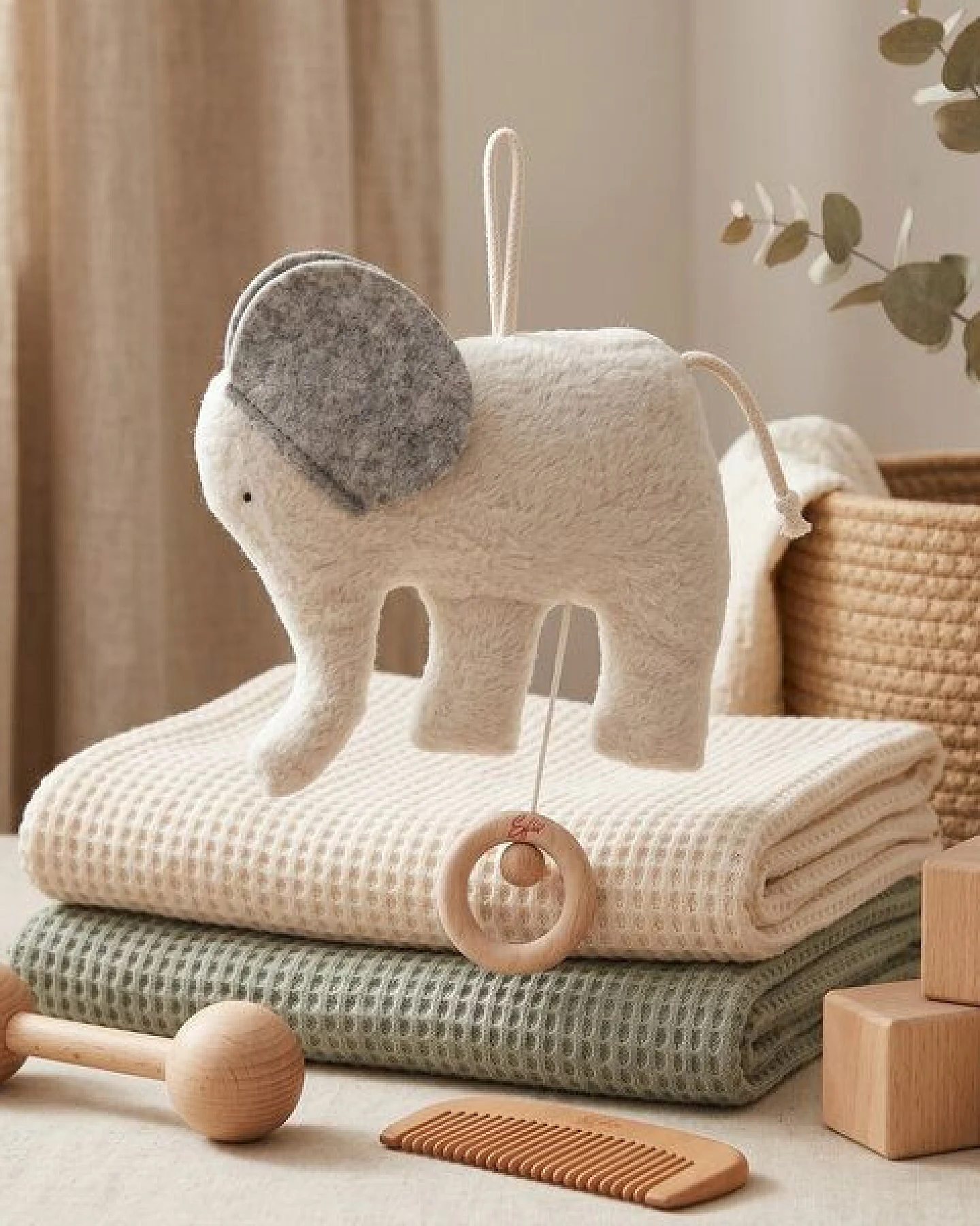 Efie Spieluhr Elefant, kbA, 100 % Made in Germany – Ansicht 3