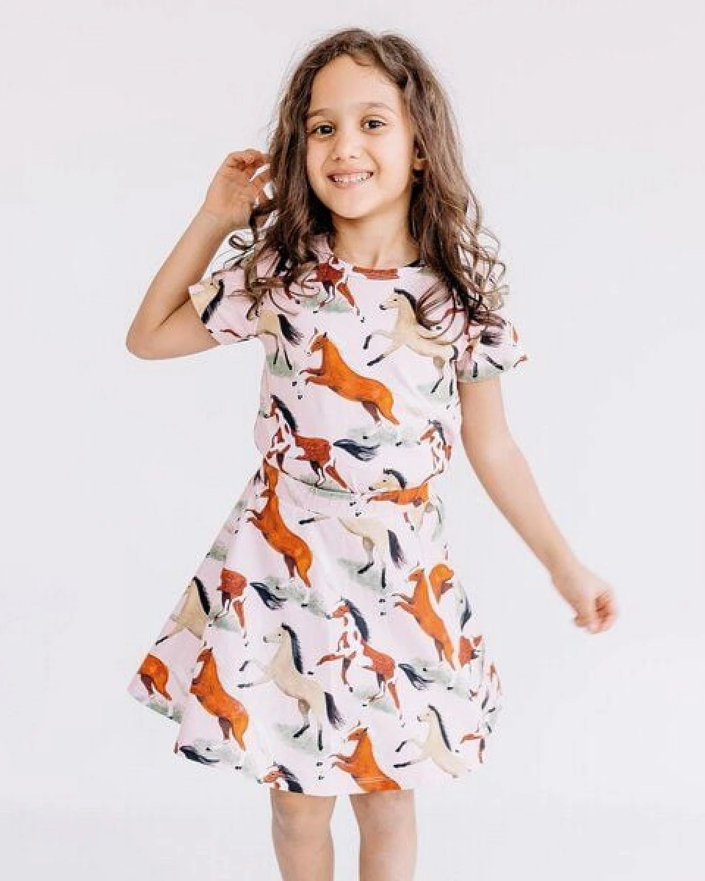 Kinder T-Shirt GOTS-zertifiziert aus Bio-Baumwolle rosa mit Pferde-Motiv – Walkiddy – Ansicht 2