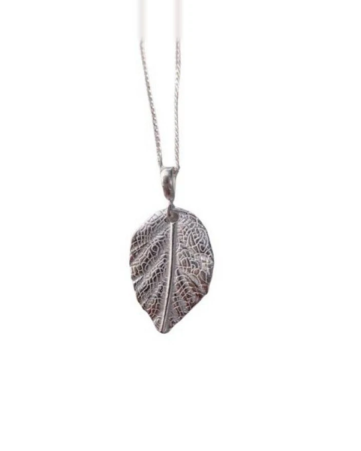 pakilia Kettenanhänger "Hoja Avellana" inkl. Silberkette 45 cm