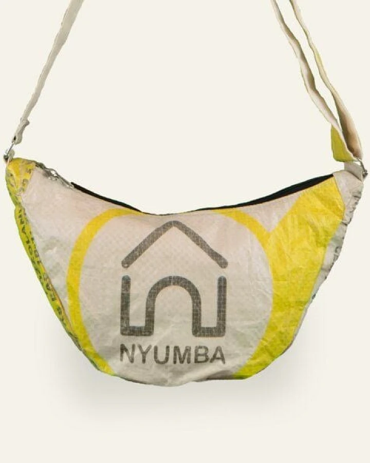 Nyuzi Blackwhite Upcycling MoonBag