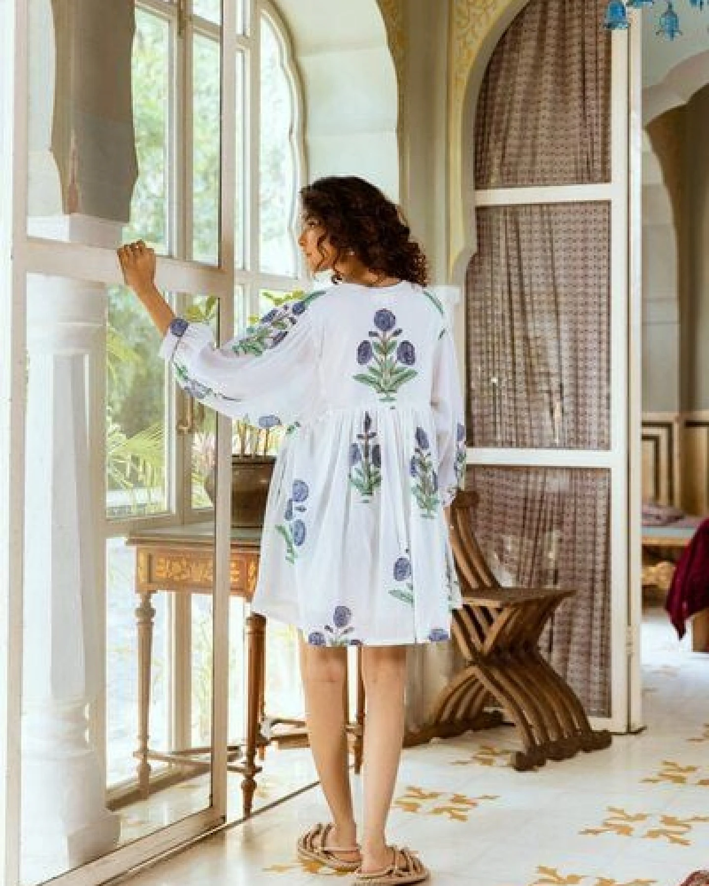 Haus of Namaste Ballonkleid kurz aus Bio-Baumwolle „Himalayan Blue Poppy“ , handbedruckt mit veganen Farben – Ansicht 3