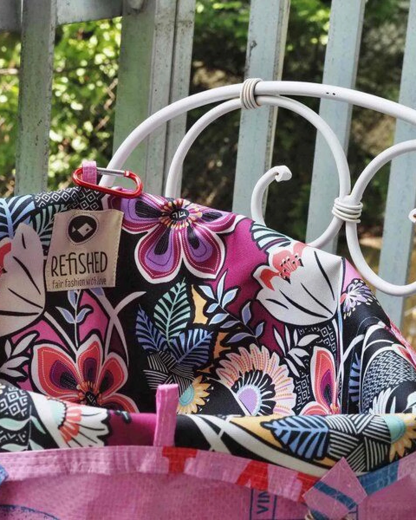 REFISHED fair fashion Tasche 'SOULMATE WATERPROOF' Limitierte Edition! - upcycelte Fischfuttersäcke – Ansicht 3