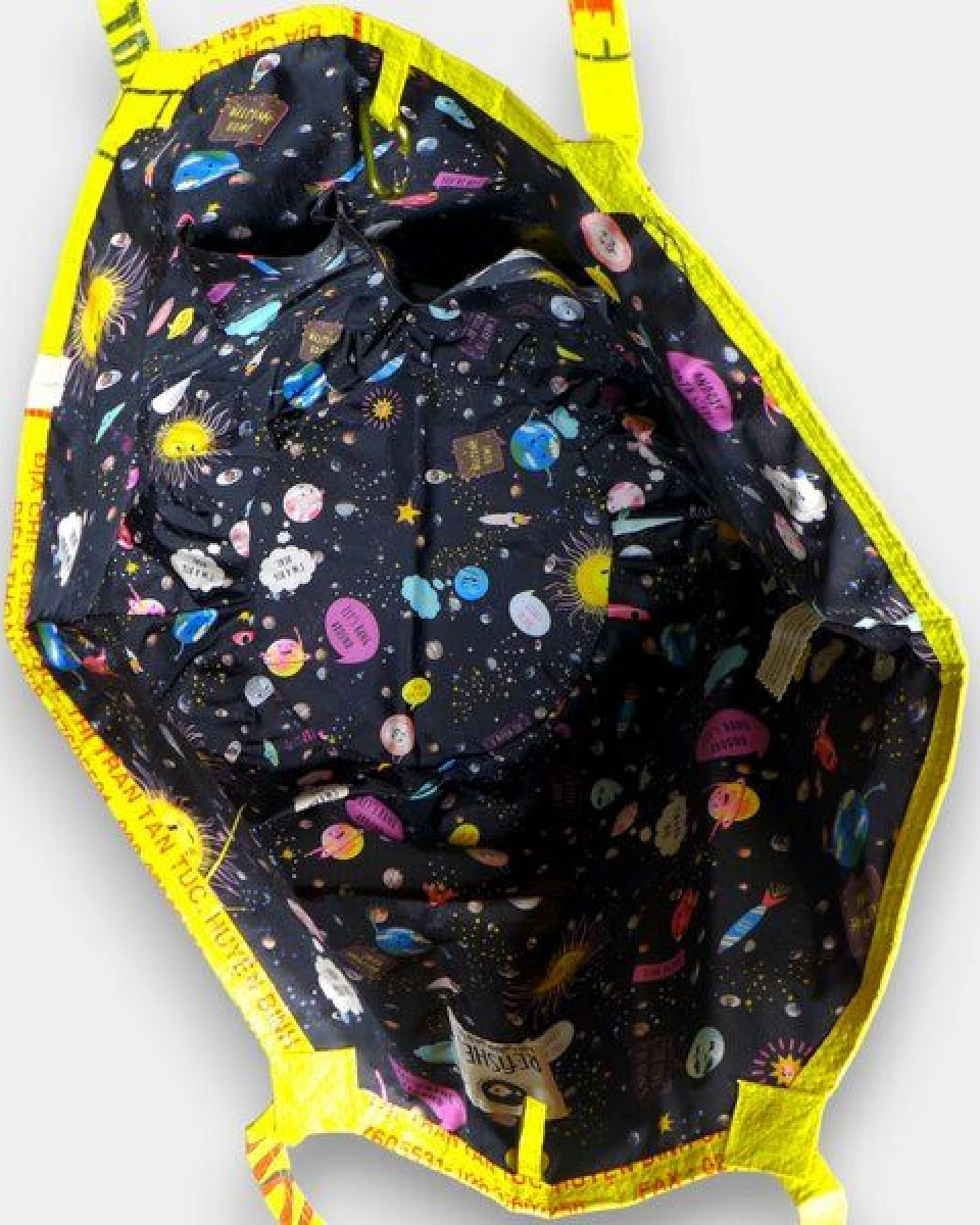 REFISHED fair fashion Tasche 'SOULMATE WATERPROOF' Limitierte Edition! - upcycelte Fischfuttersäcke – Ansicht 2