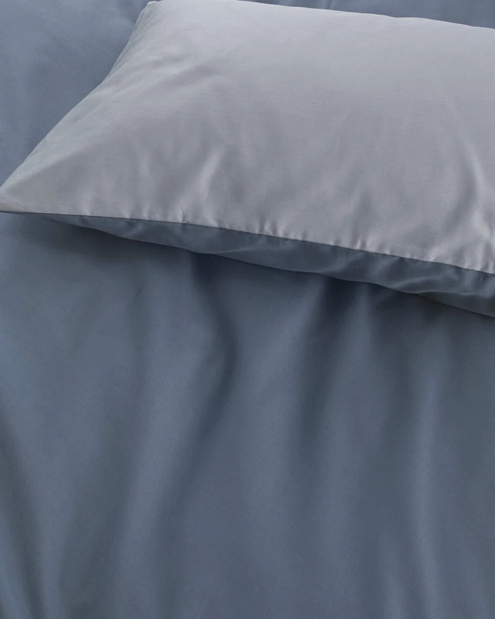 hessnatur Satin Wende Bettwäsche Set aus Bio-Baumwolle - blau - Größe 135x200 / 40x80 cm