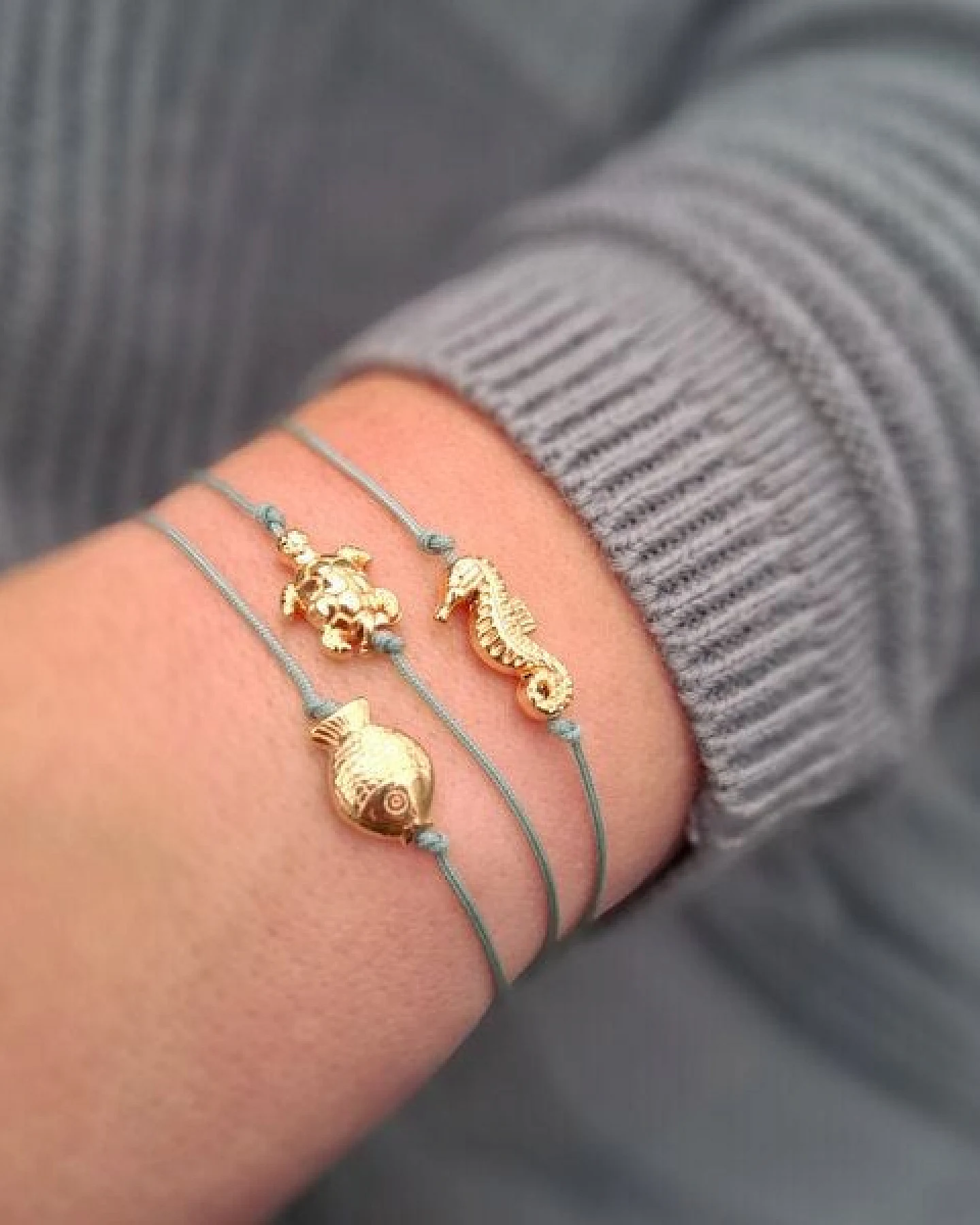 Bow & Hummingbird Armband auf Karte - Fisch - Gegen den Strom – Ansicht 3