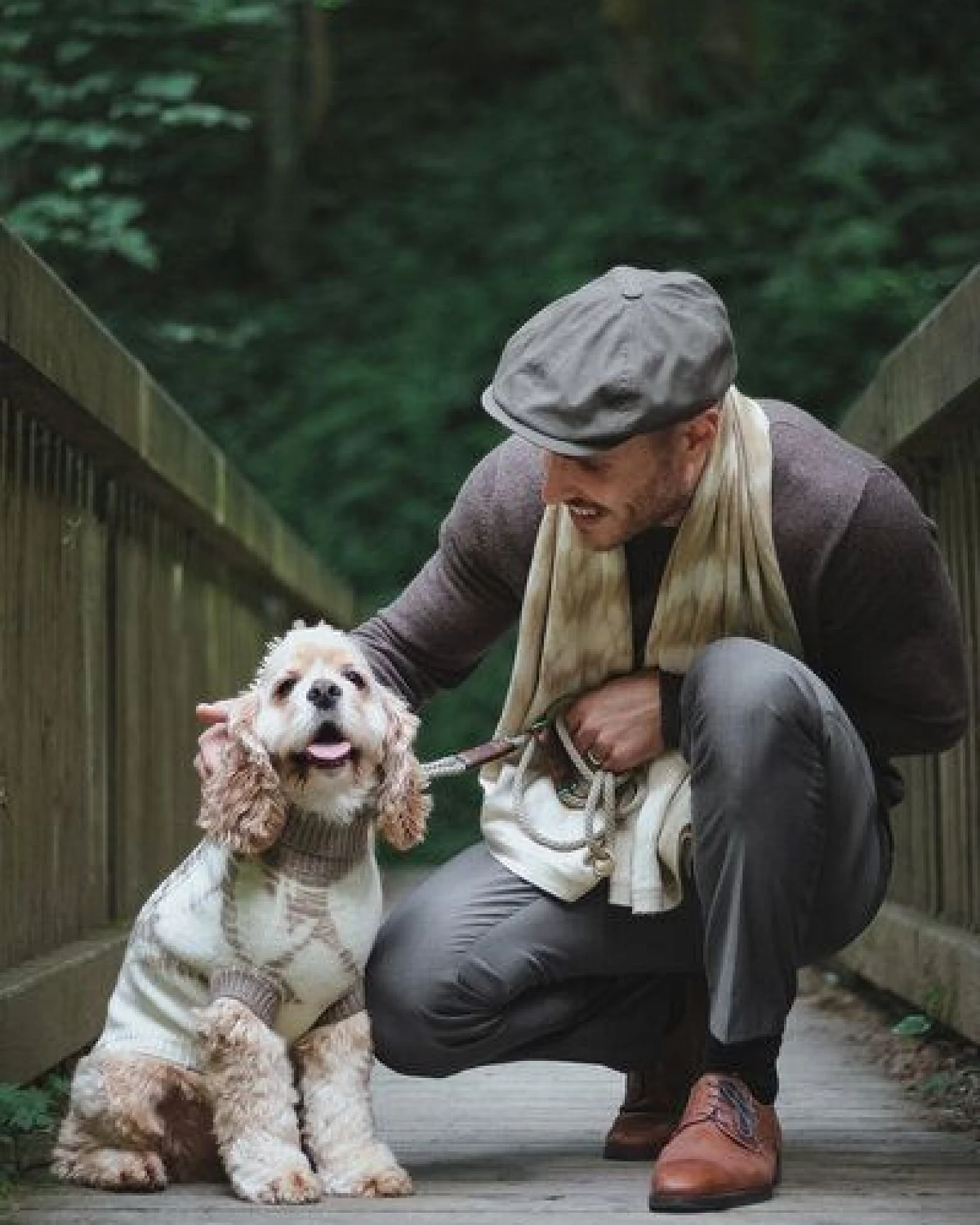 Wooliie Sand Rift – Handgefertigter Hundepullover aus 100 % Merinowolle mit Zopfmuster & pflanzlicher Färbung – Ansicht 3