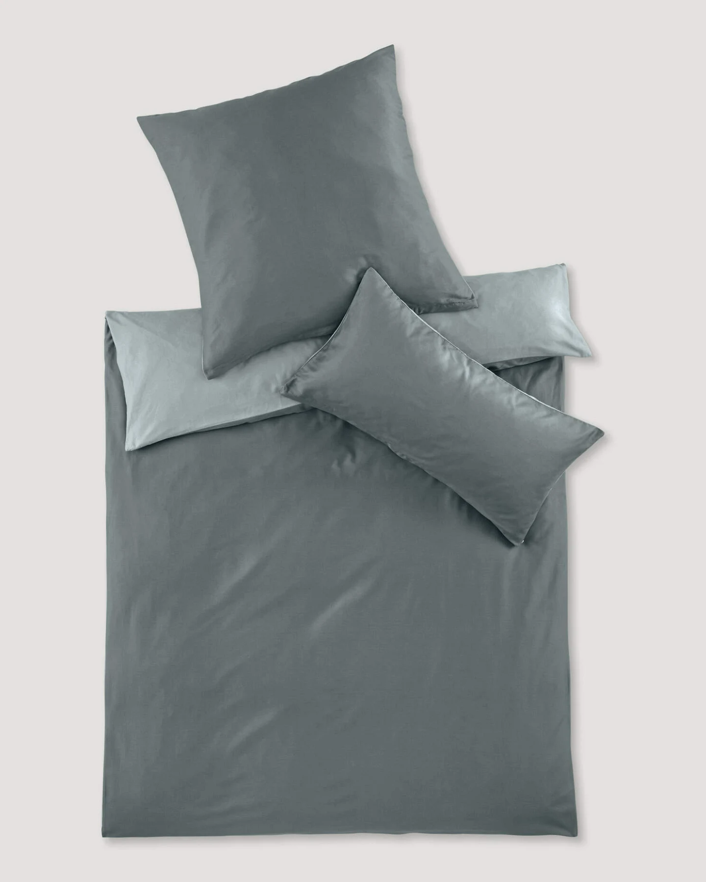 hessnatur Satin Wende Bettwäsche Set aus Bio-Baumwolle - grün - Größe 135x200 / 40x80 cm – Ansicht 2