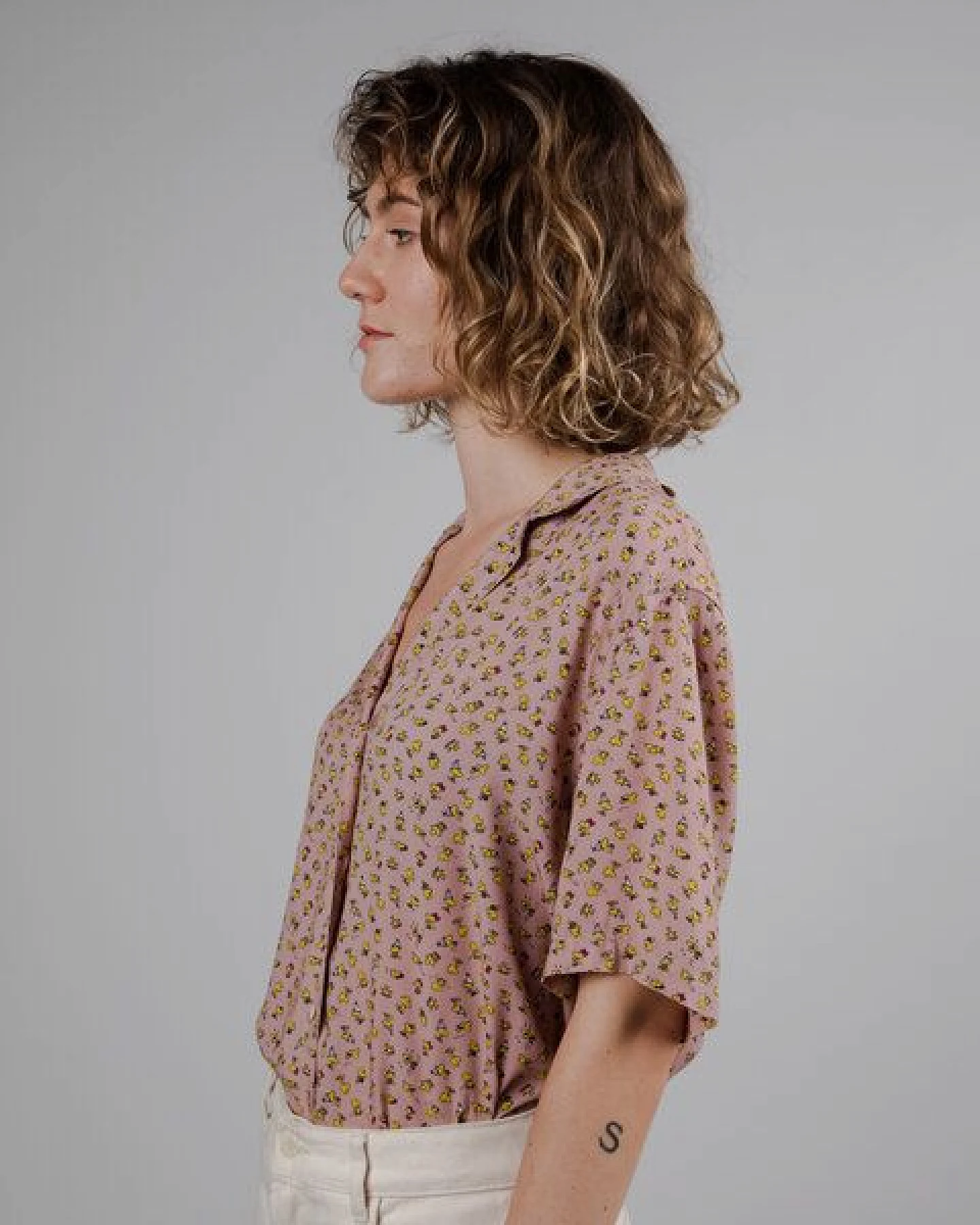 Brava Fabrics Kurzarm-Bluse Peanuts Woodstock Aloha – Ansicht 3
