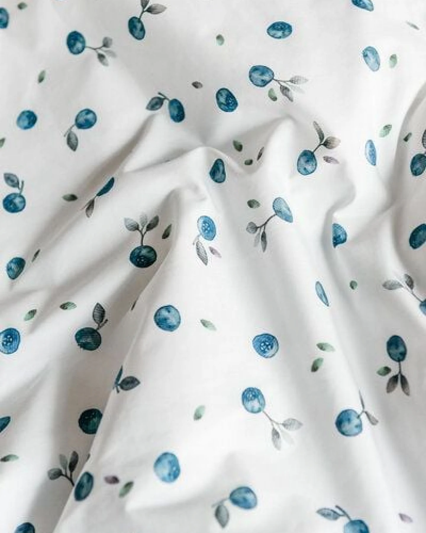 Lesen - Design-Bettwäsche Nachhaltiges Bettwäsche-Set aus 100% Popeline - Wildheidelbeeren – Ansicht 2