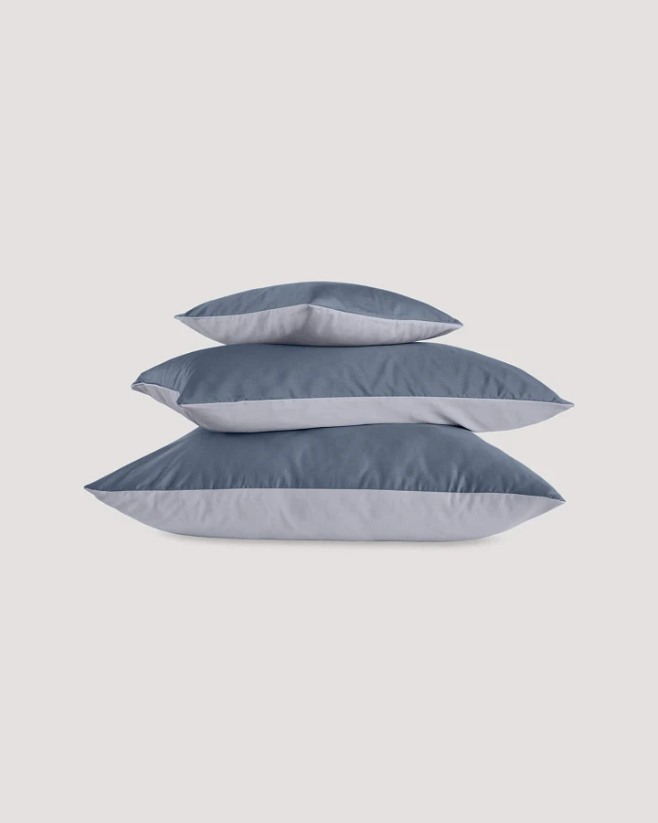 hessnatur Satin Wende-Kissenbezug aus Bio-Baumwolle - blau - Größe 40x40 cm