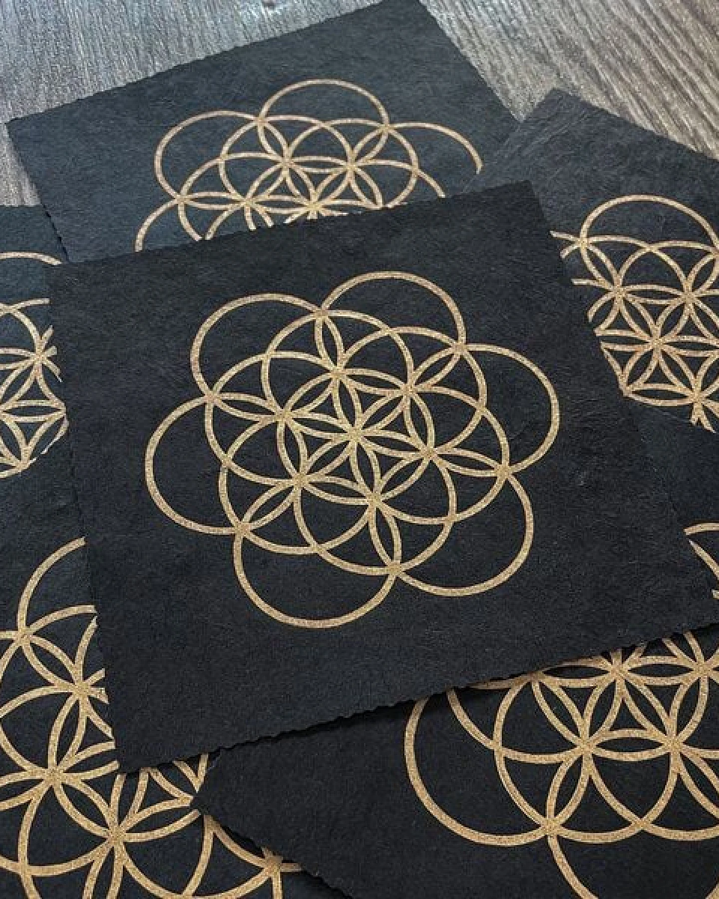 Veskor Cassiopeia FLOWER OF LIFE Heilige Geometrie Linoldruck – Ansicht 4